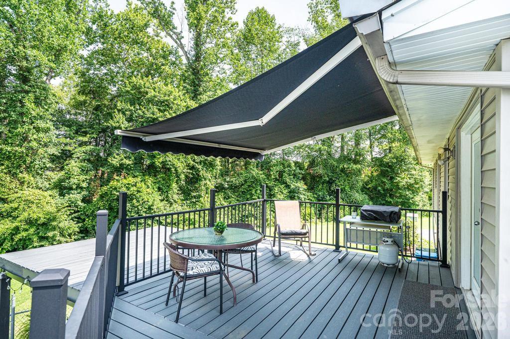 2651 31st Street Court NE — Hickory