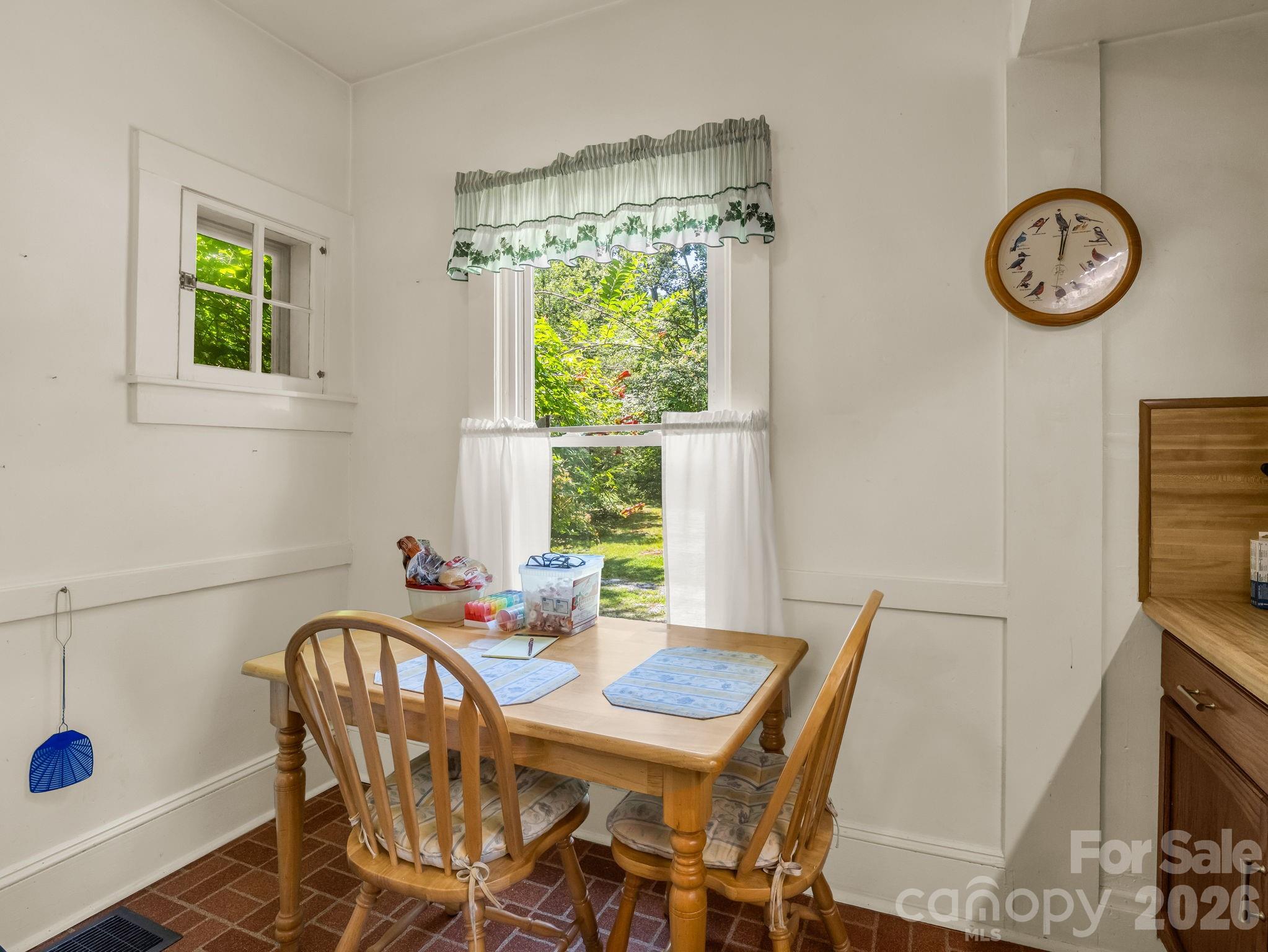 813 Montreat Road — Black Mountain