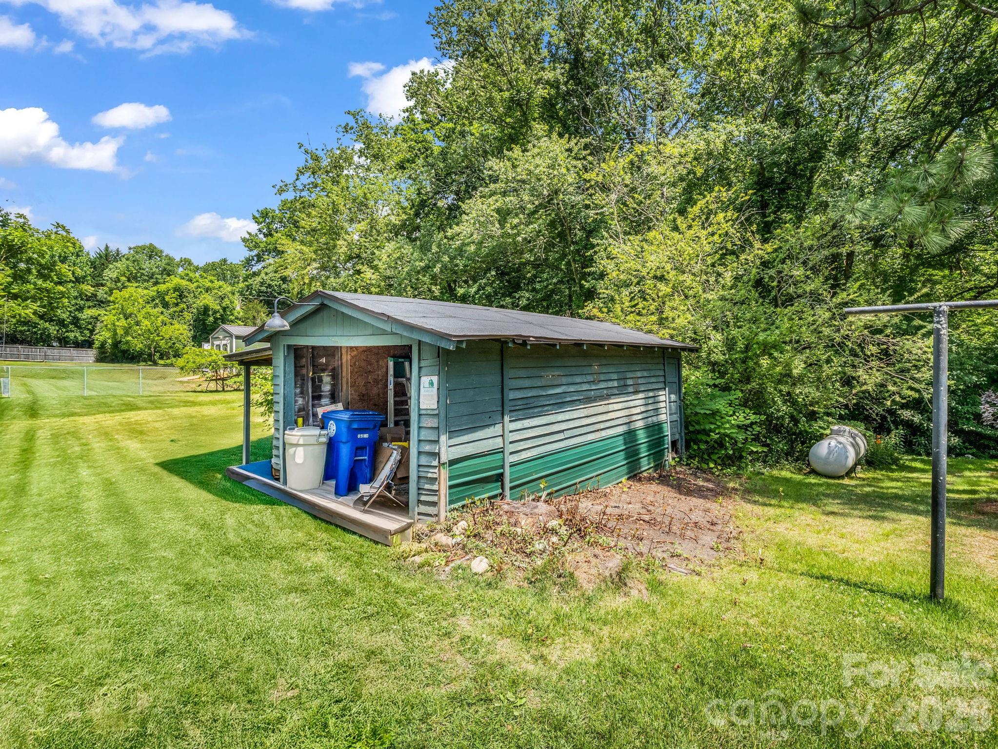 813 Montreat Road — Black Mountain