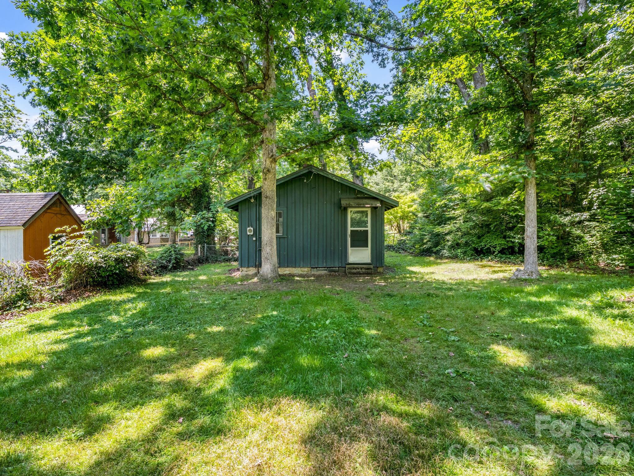 813 Montreat Road — Black Mountain