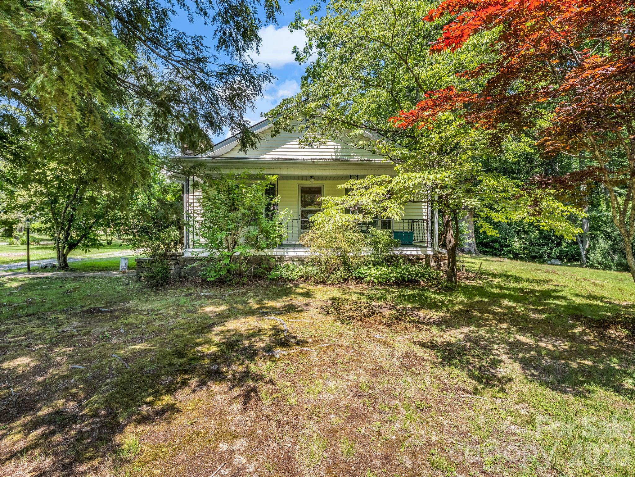 813 Montreat Road — Black Mountain