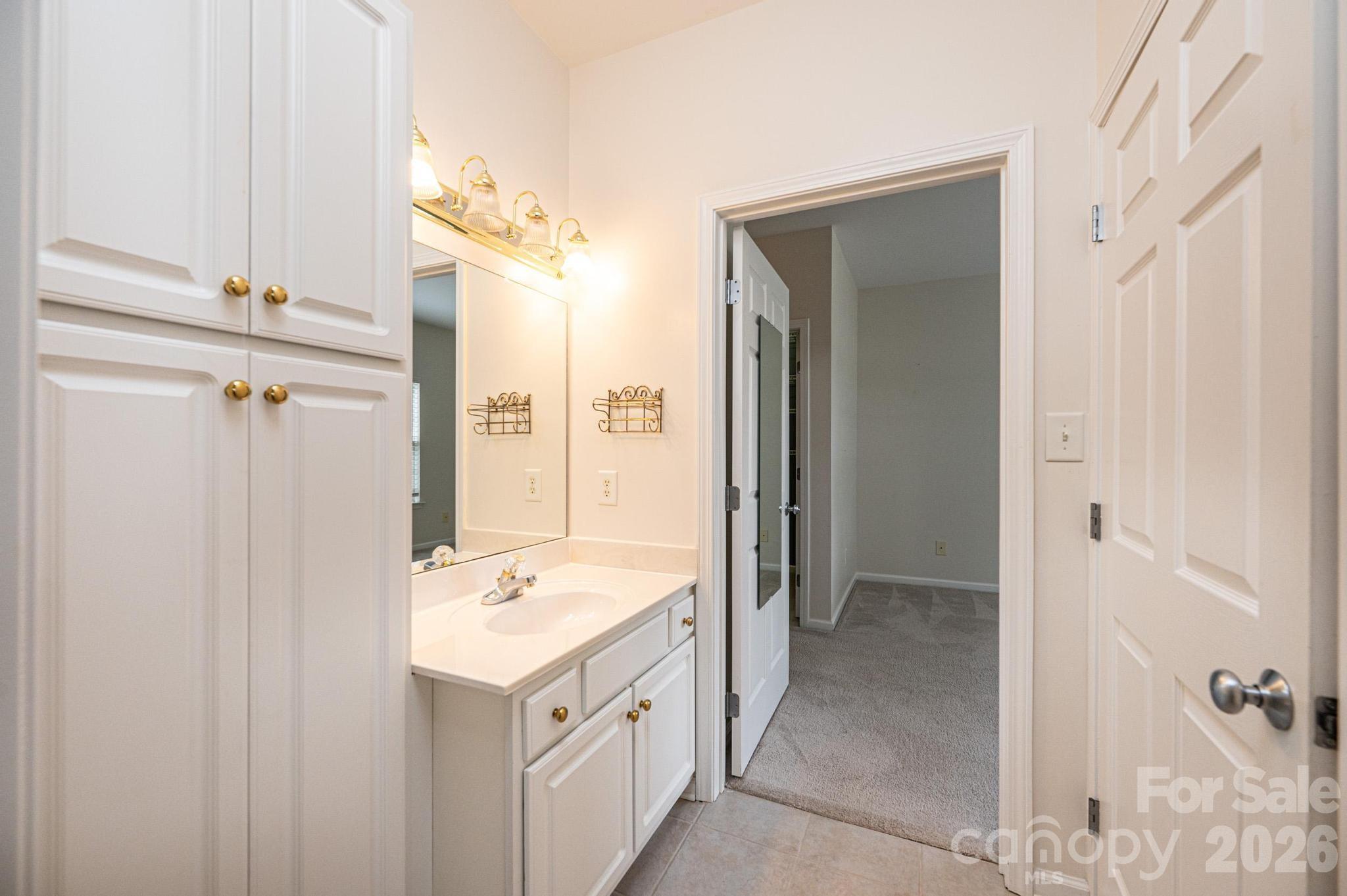 1410 4th Street Drive NW #201 — Hickory