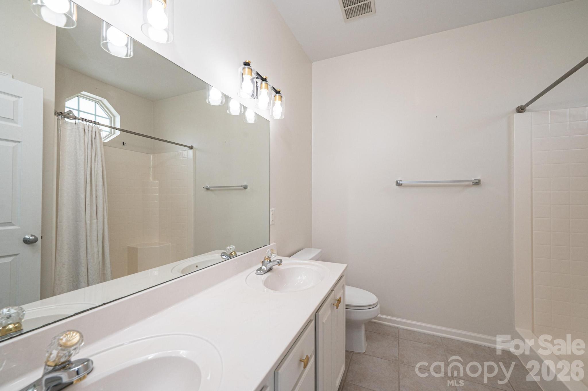 1410 4th Street Drive NW #201 — Hickory