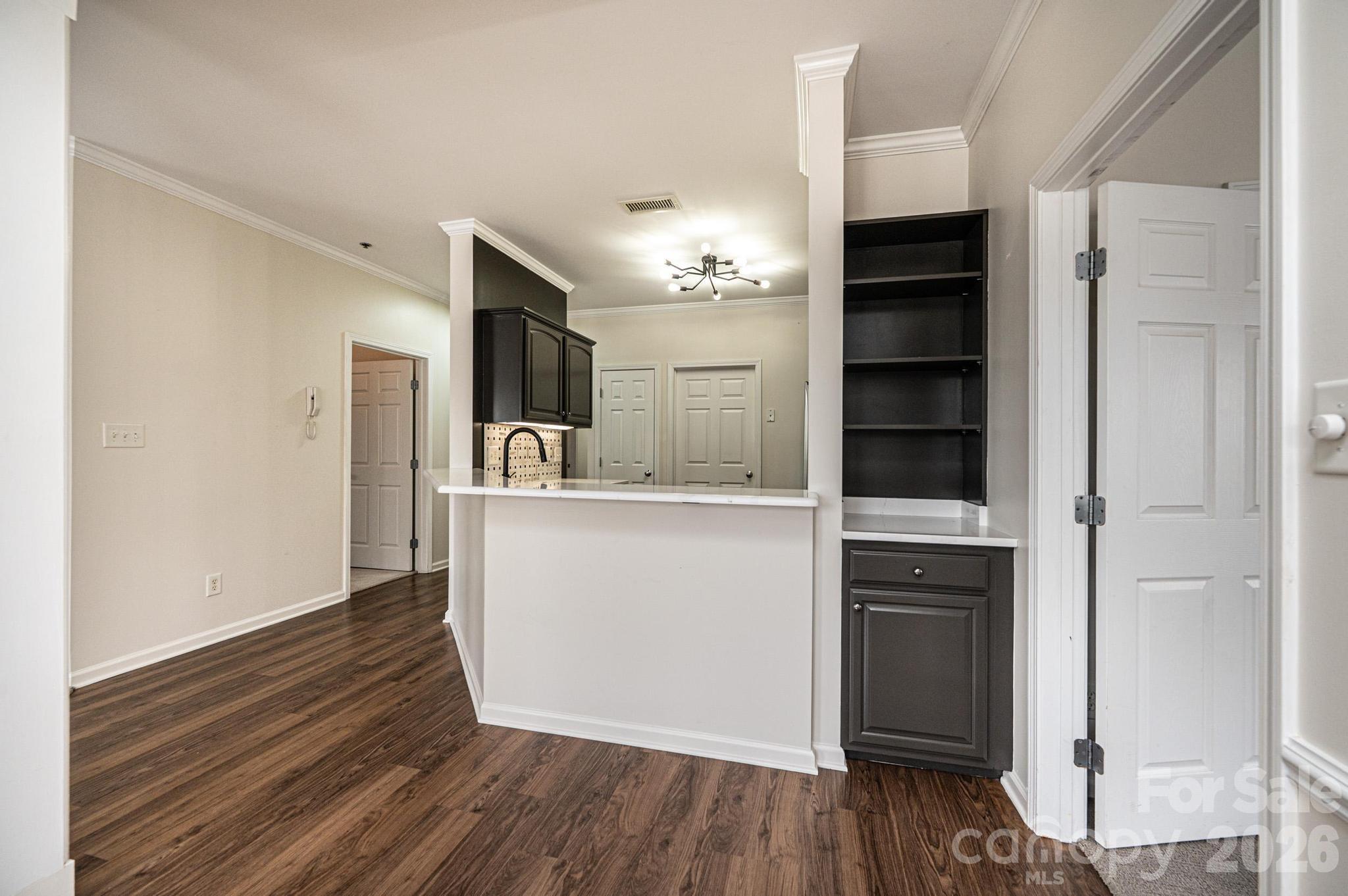 1410 4th Street Drive NW #201 — Hickory