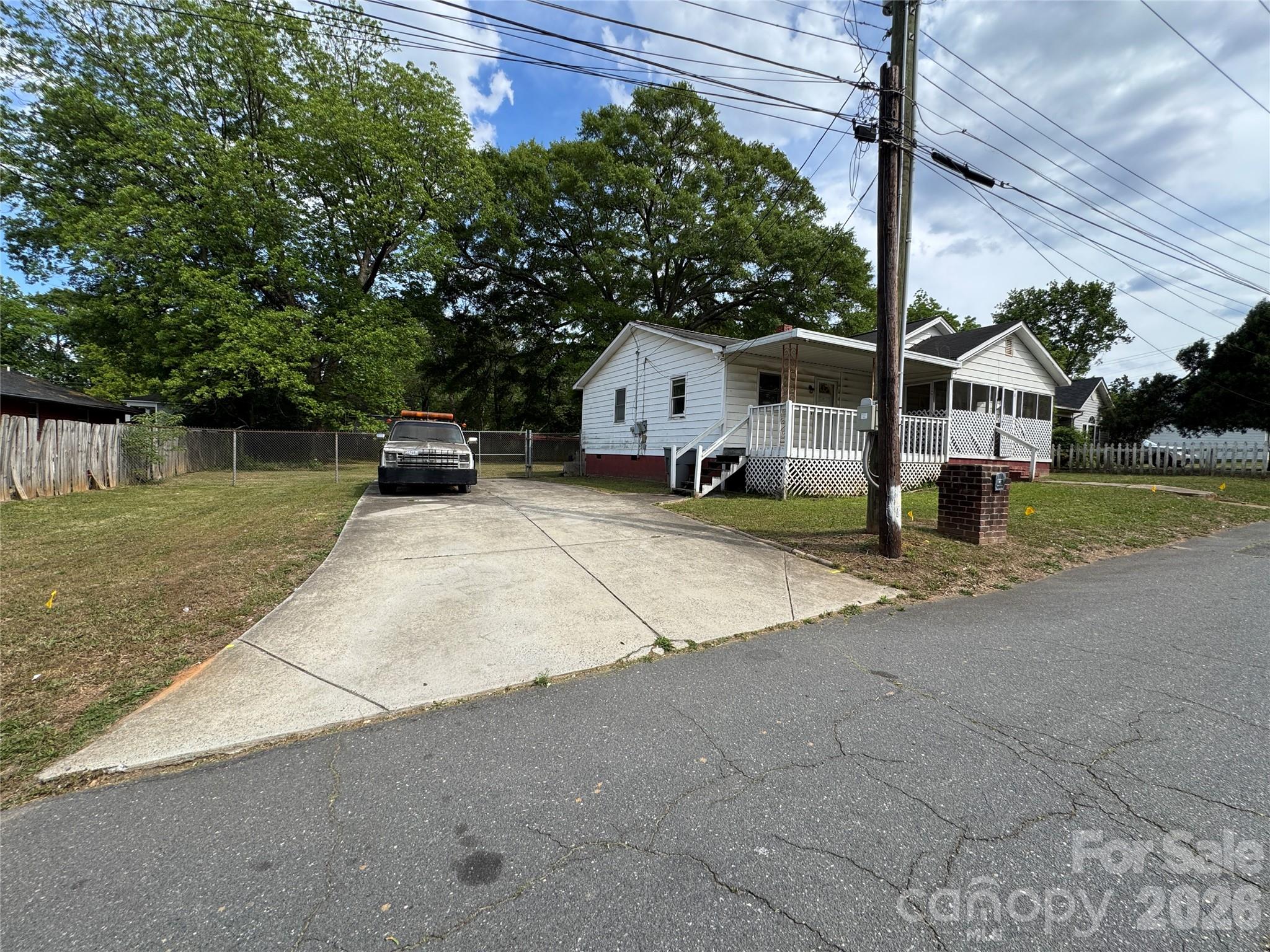 3209 Lasalle Street — Charlotte