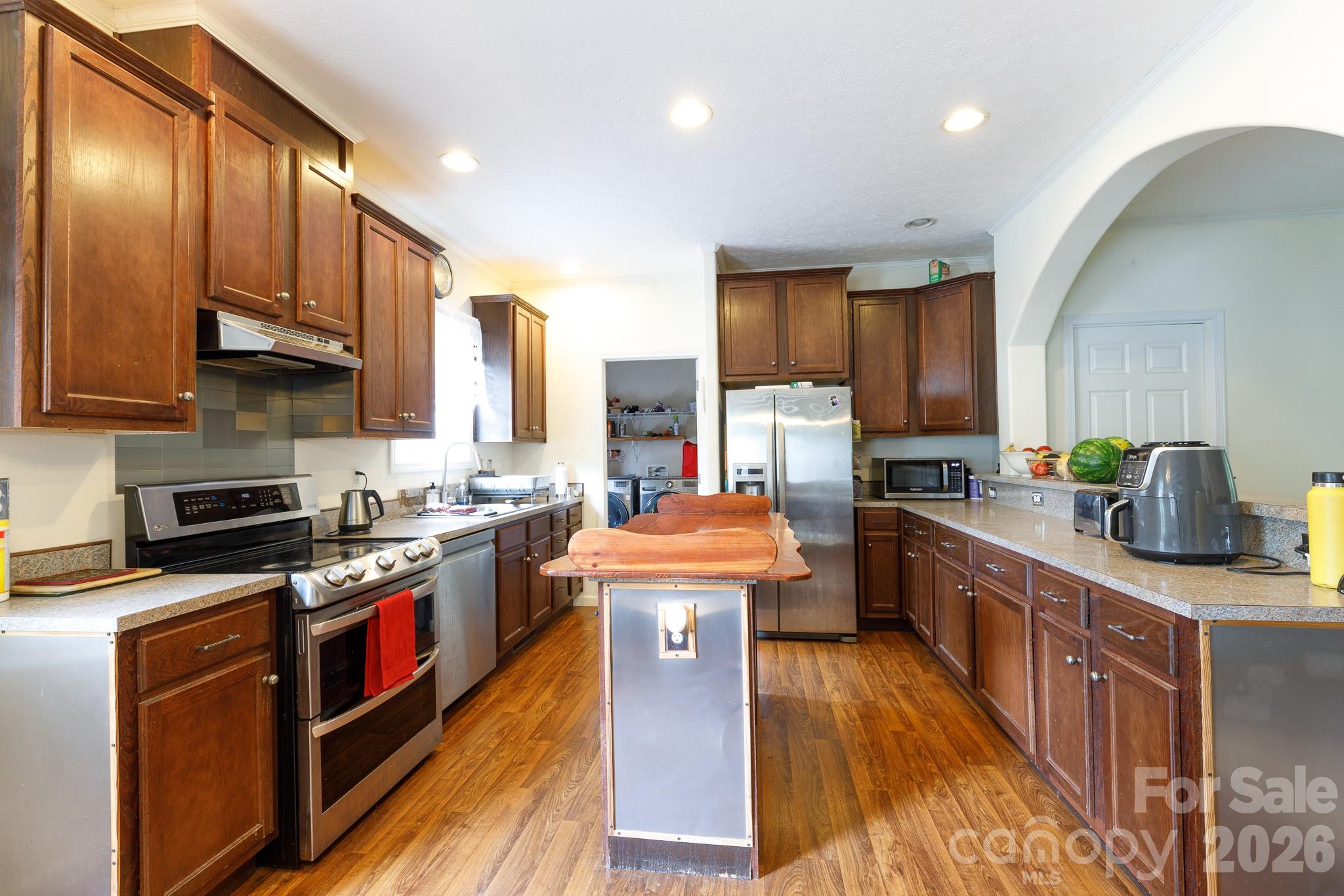 854 Butler Lake Road — Chester