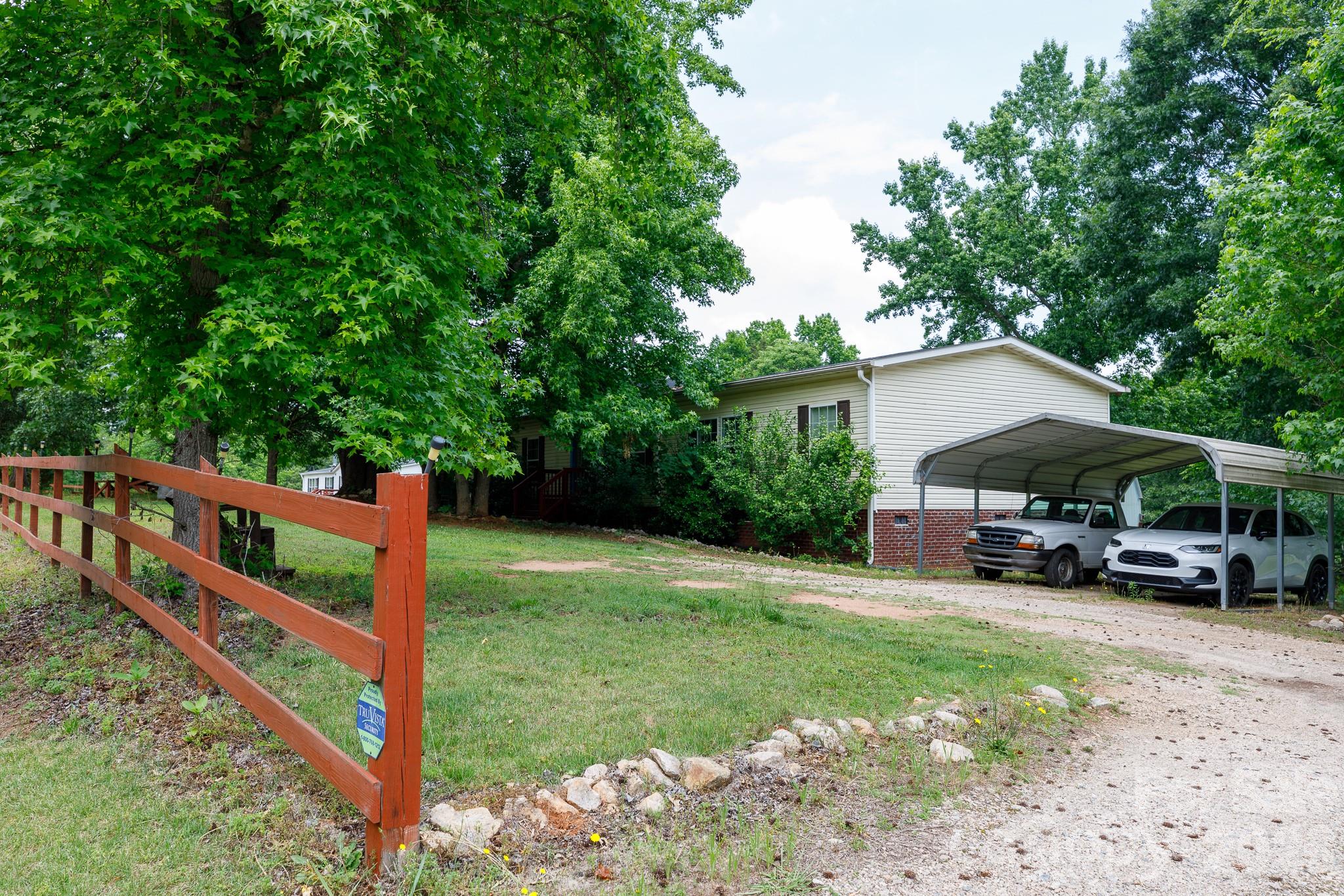 854 Butler Lake Road — Chester