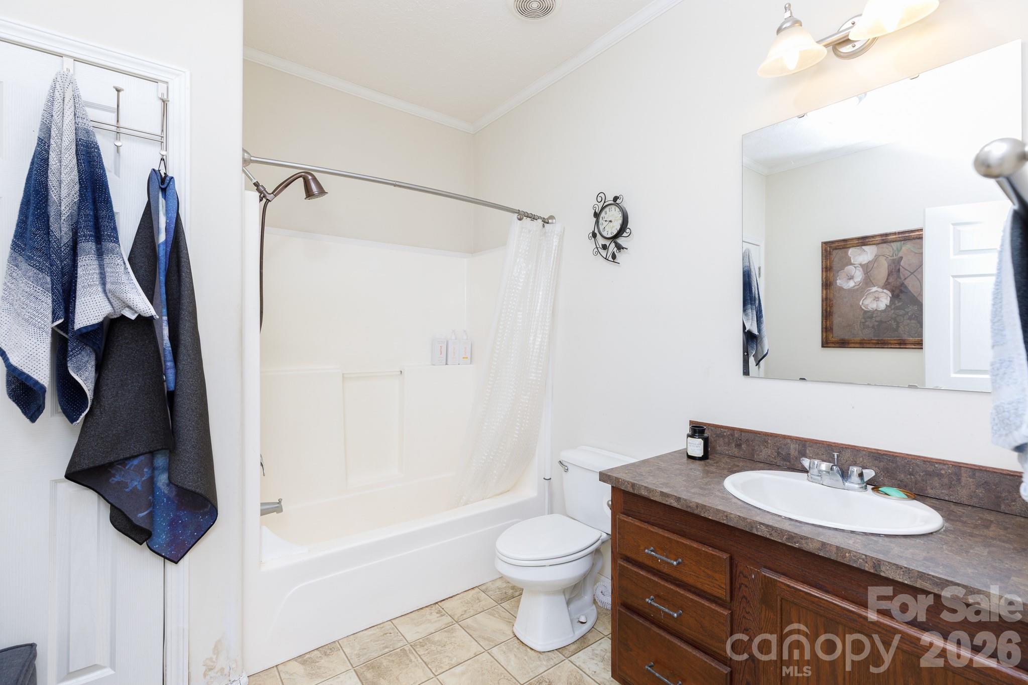 854 Butler Lake Road — Chester