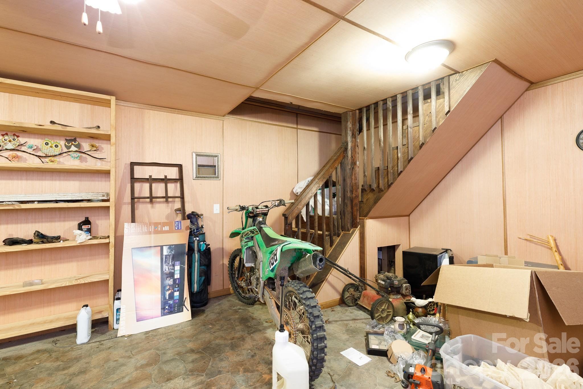 854 Butler Lake Road — Chester