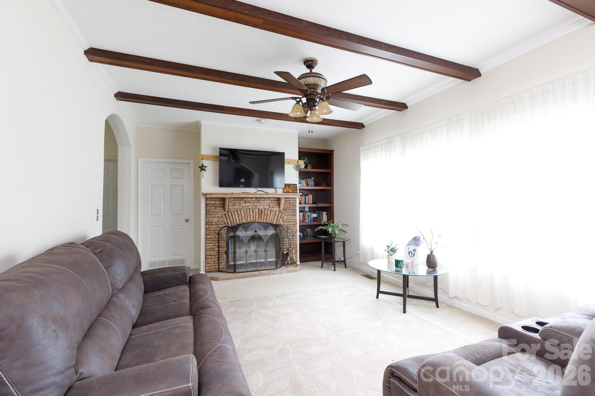 854 Butler Lake Road — Chester