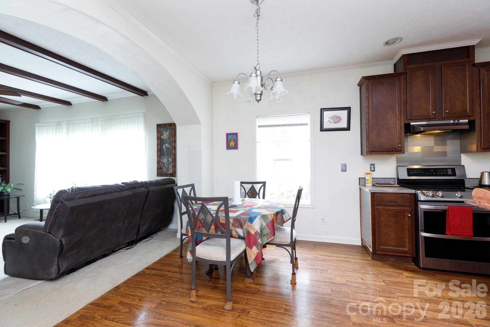 854 Butler Lake Road — Chester