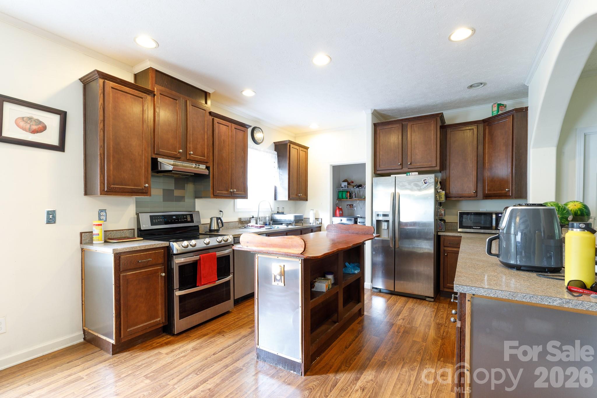 854 Butler Lake Road — Chester