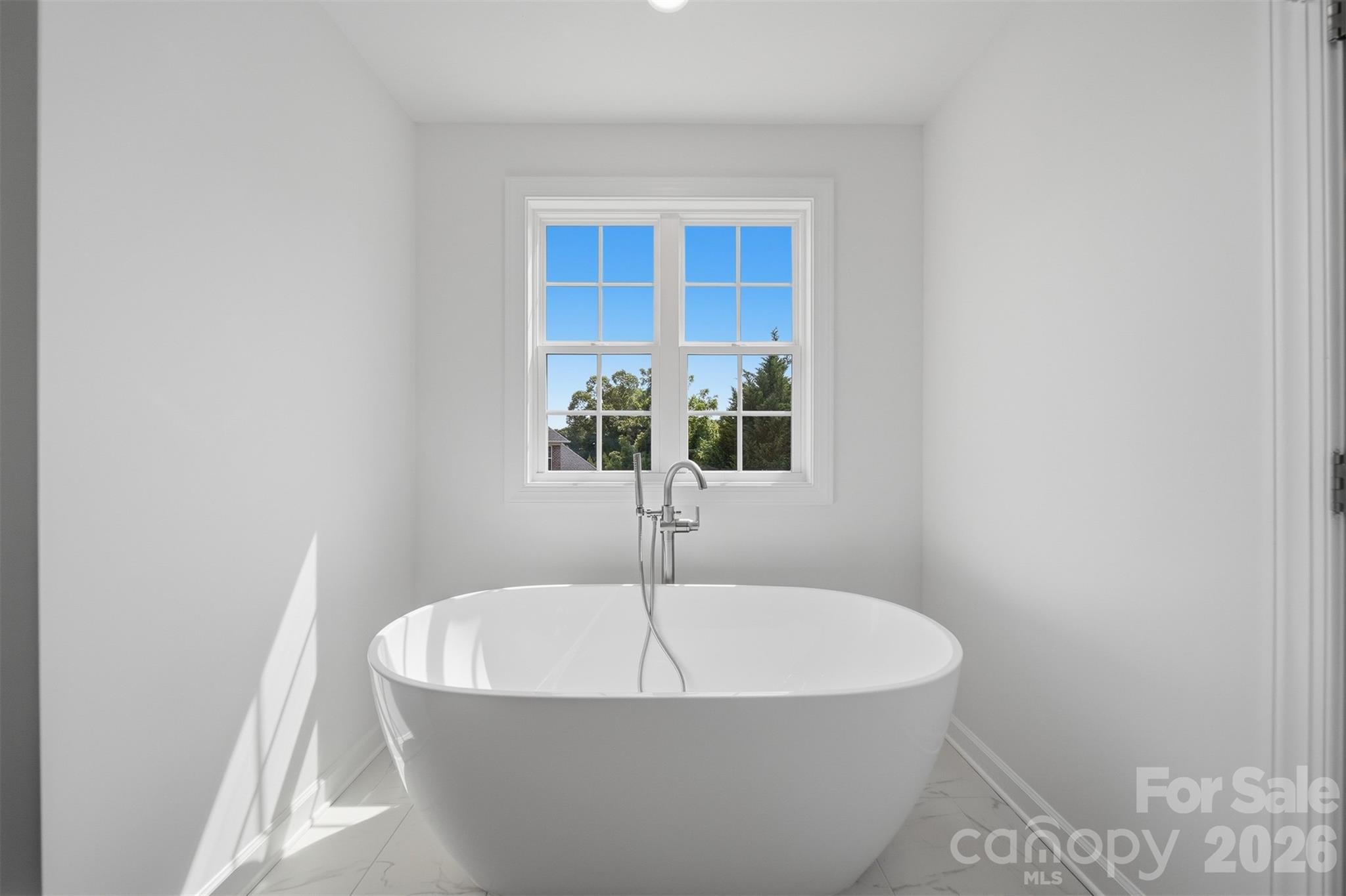 1147 10th Street Lane NW — Hickory