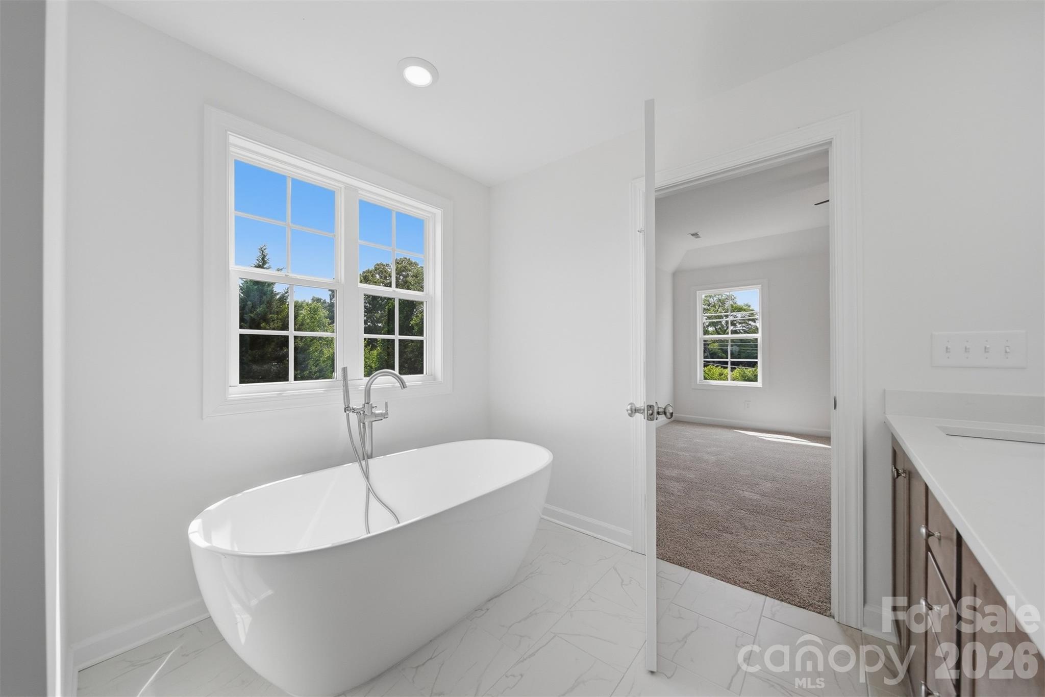 1147 10th Street Lane NW — Hickory