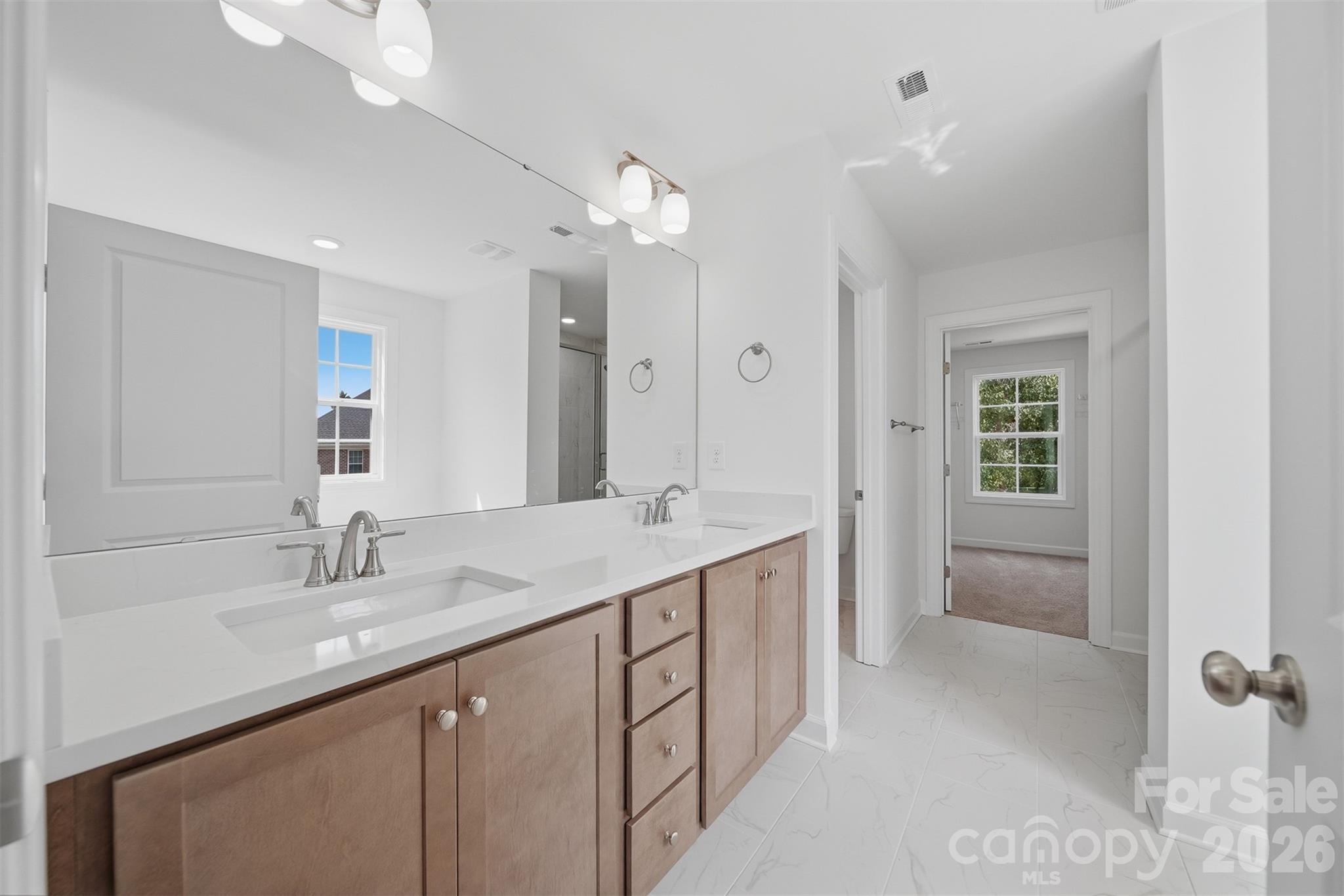 1147 10th Street Lane NW — Hickory