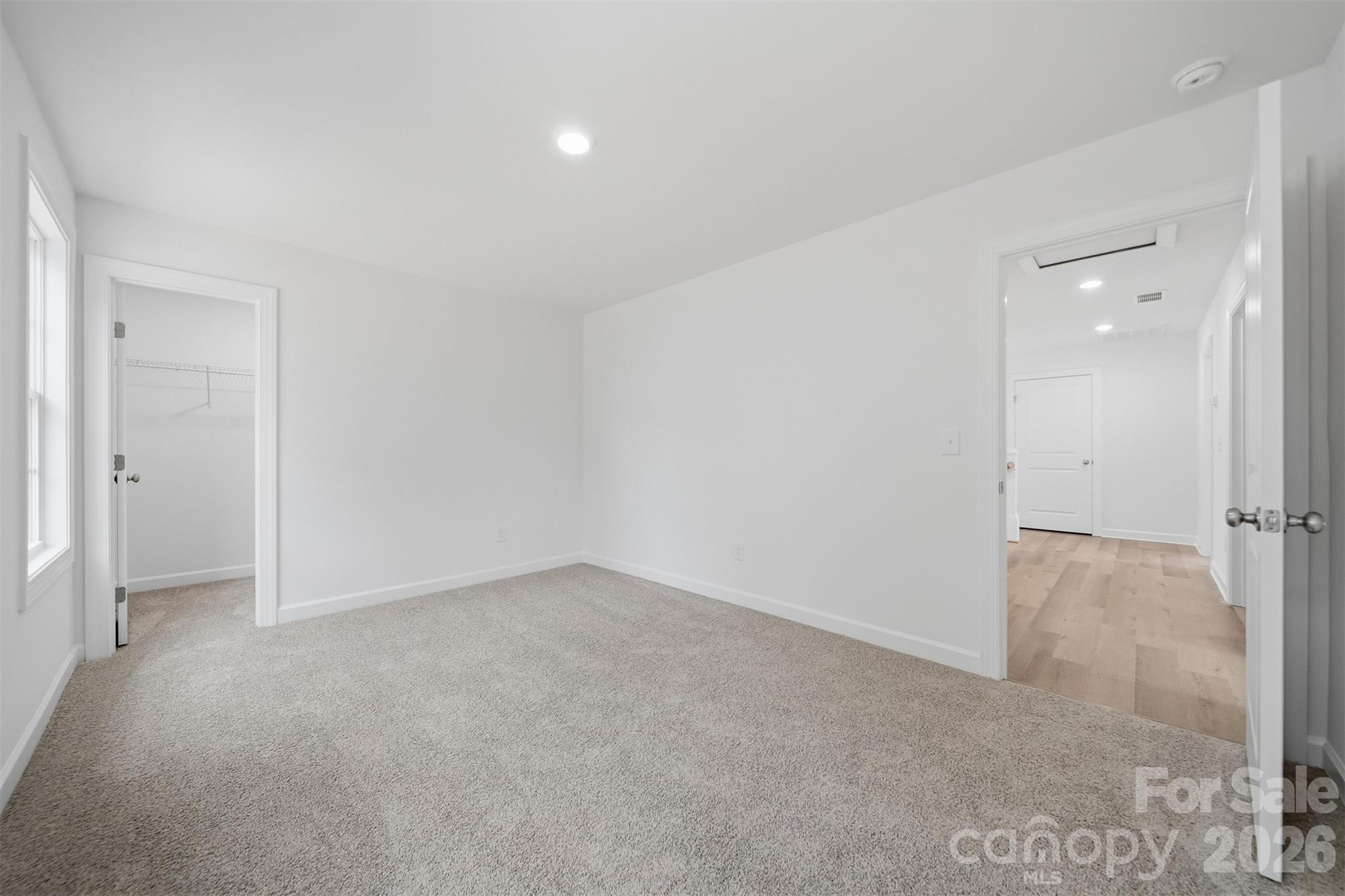 1147 10th Street Lane NW — Hickory