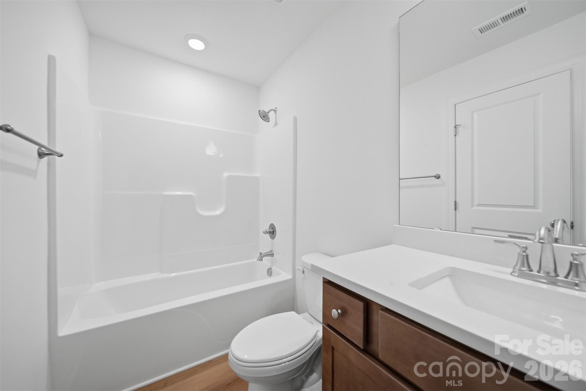 1147 10th Street Lane NW — Hickory