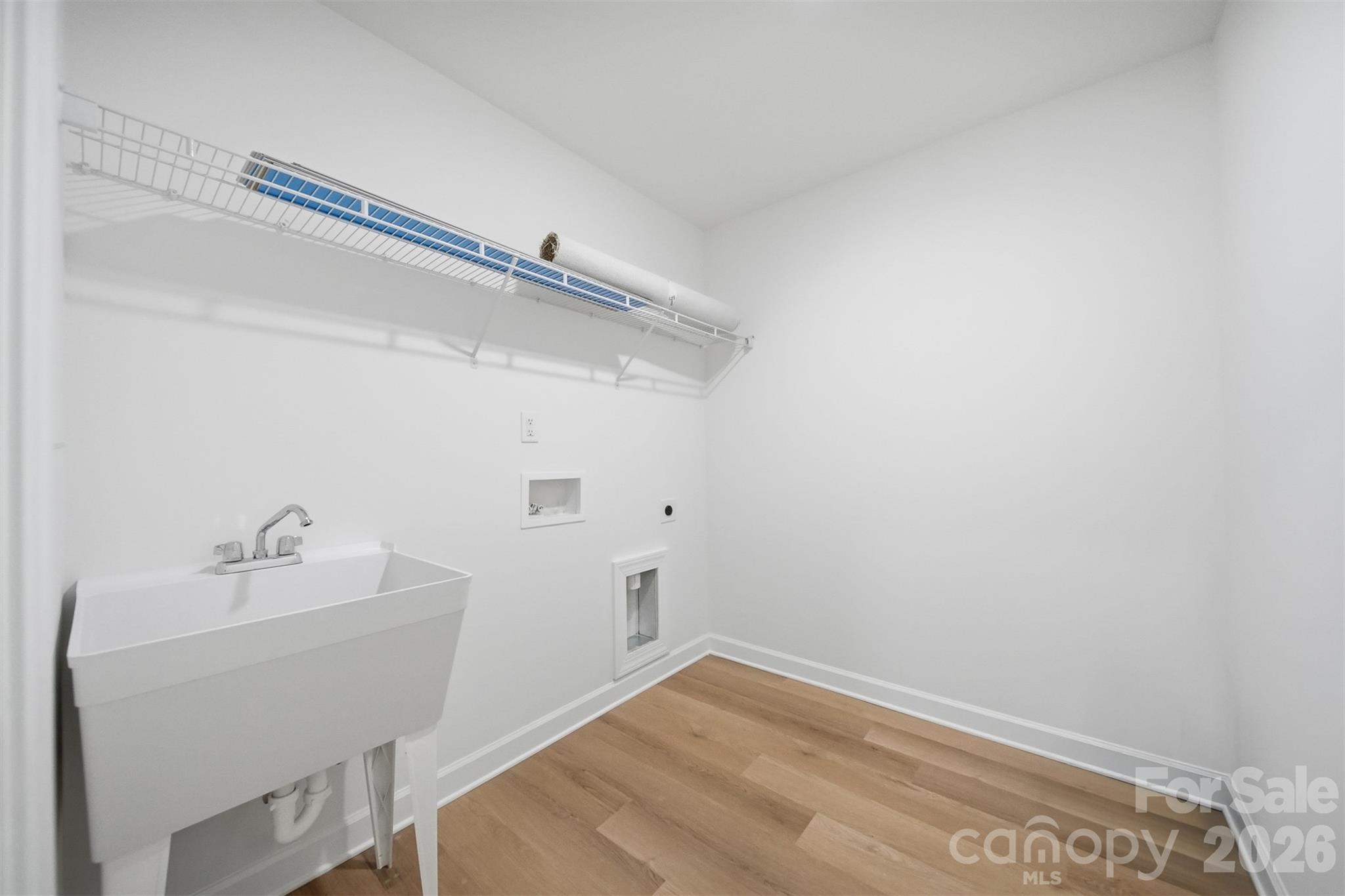 1147 10th Street Lane NW — Hickory