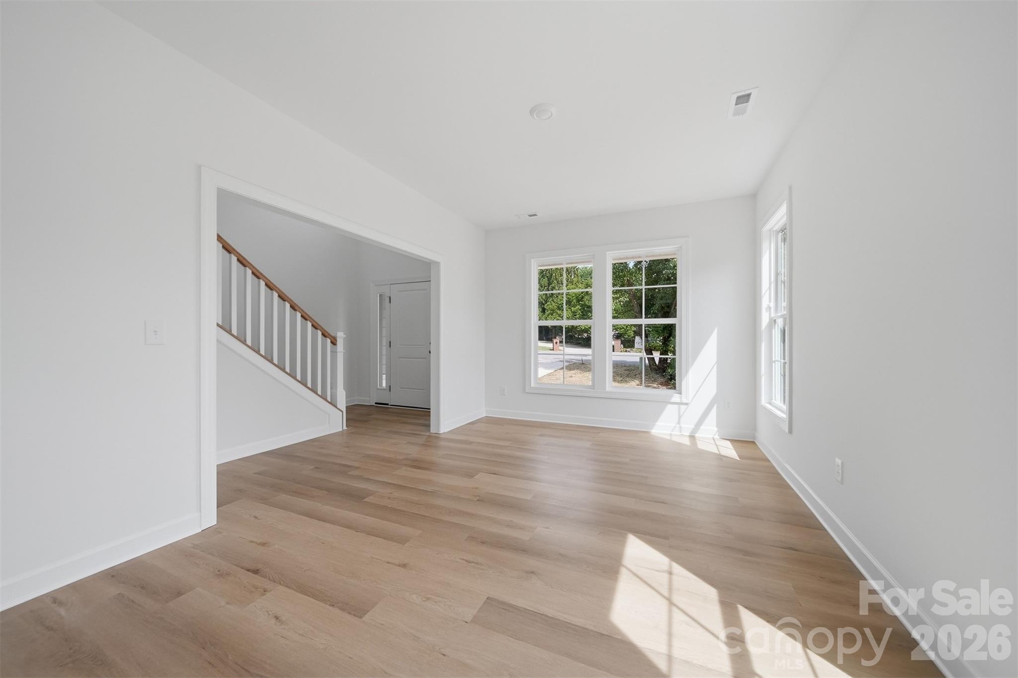 1147 10th Street Lane NW — Hickory