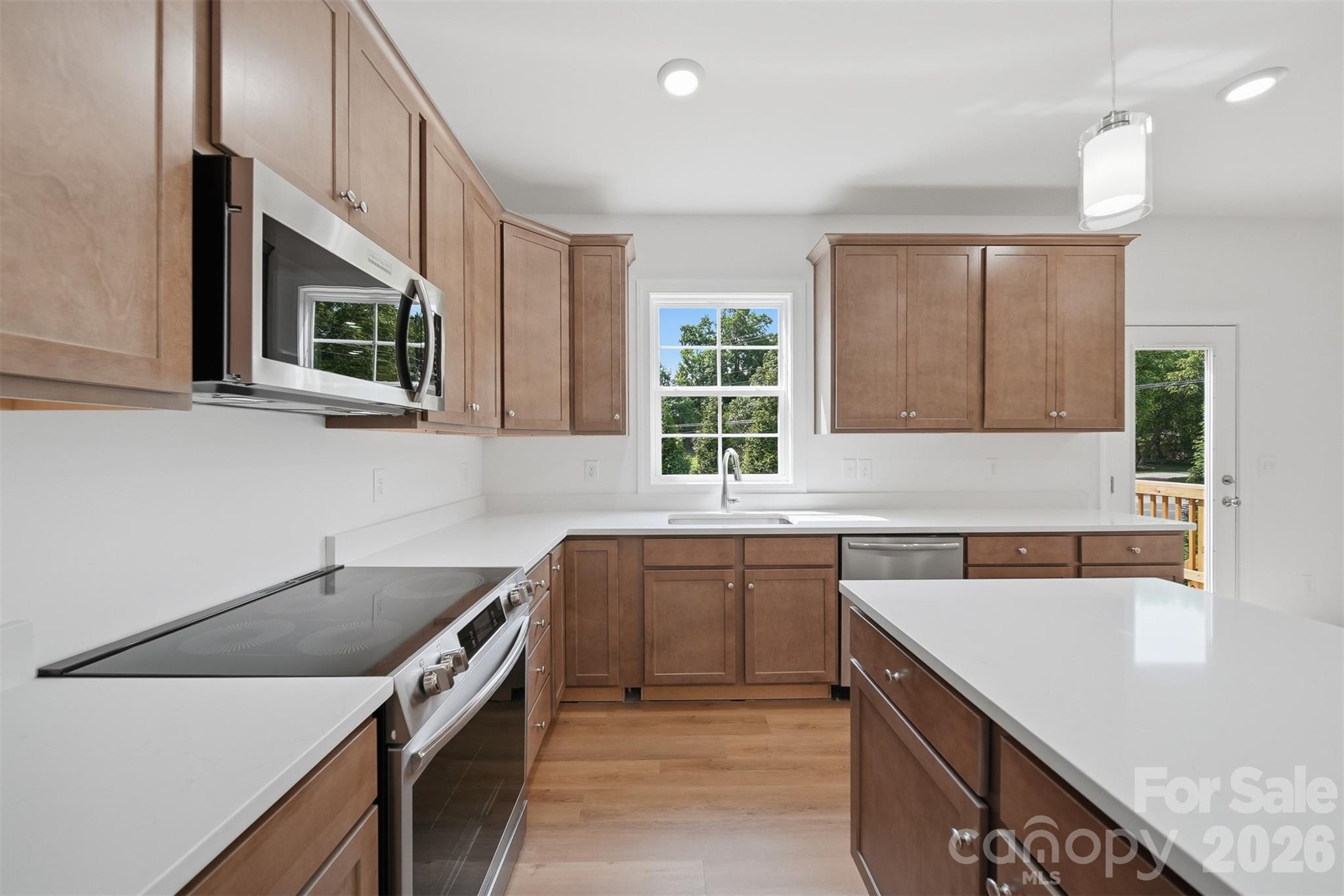 1147 10th Street Lane NW — Hickory