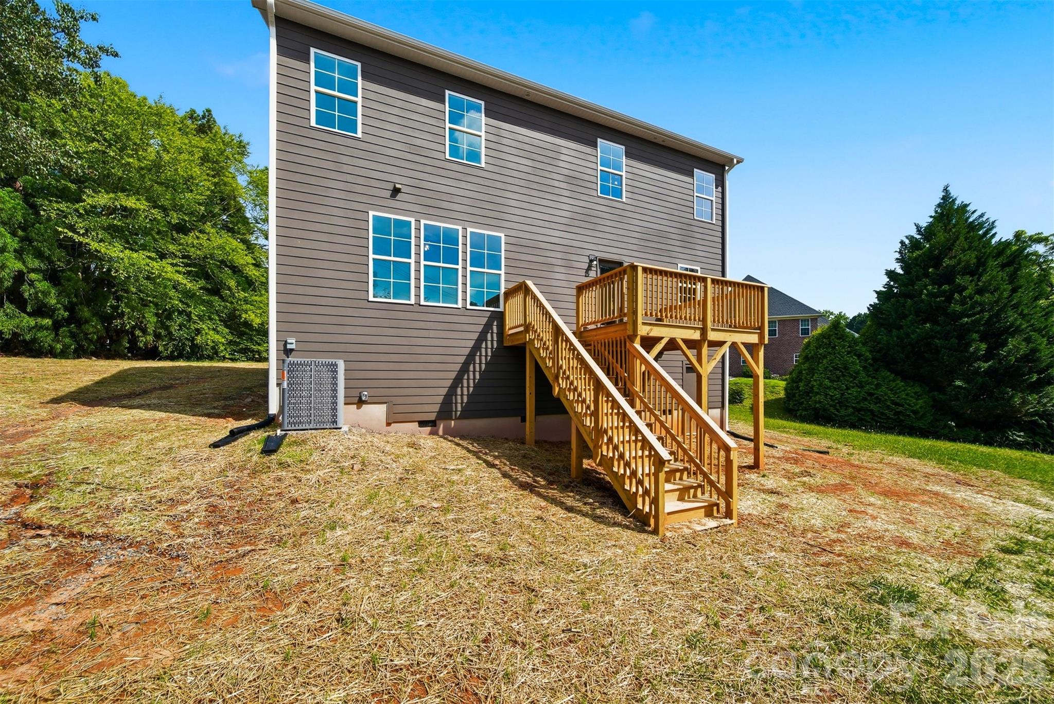 1147 10th Street Lane NW — Hickory