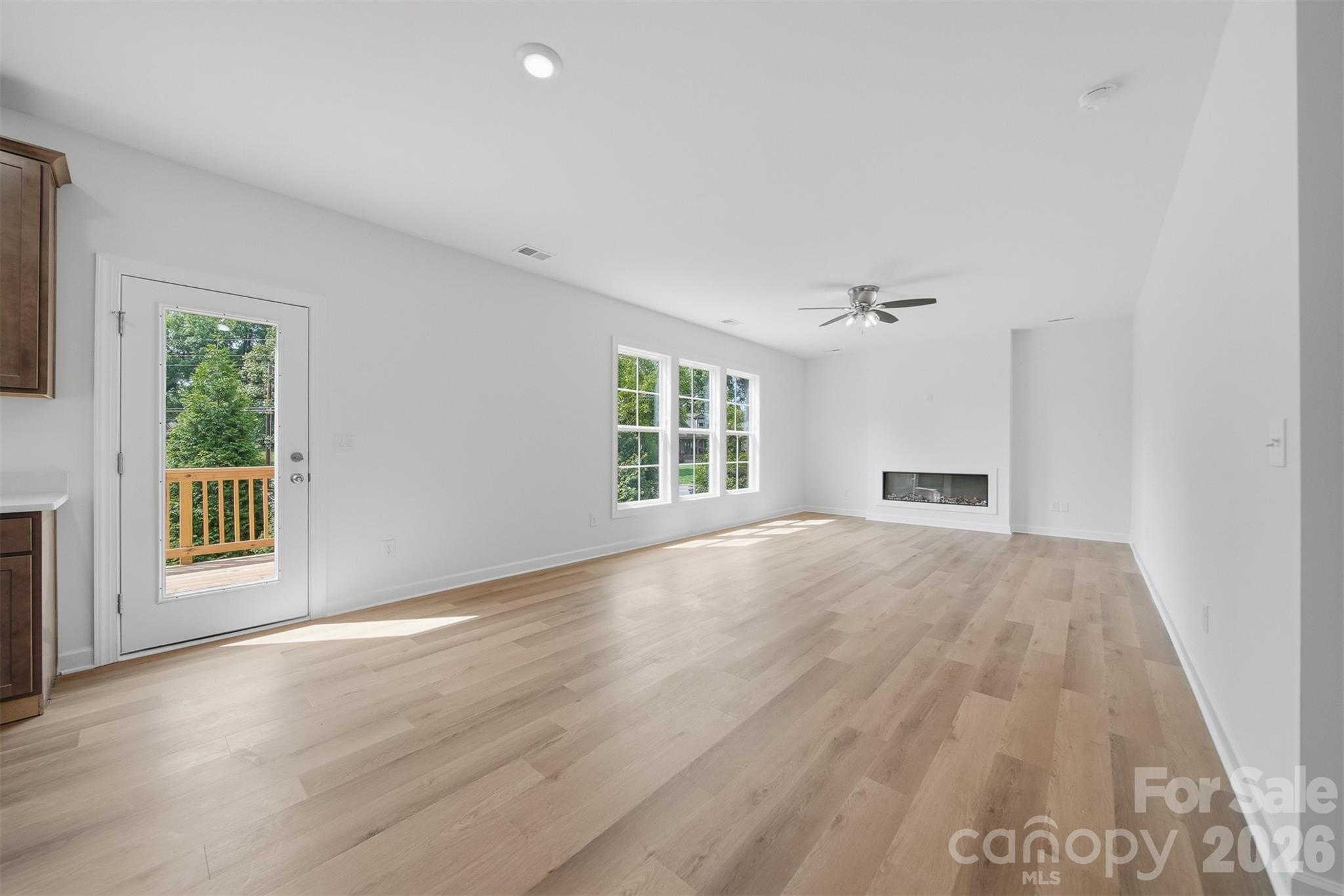 1147 10th Street Lane NW — Hickory