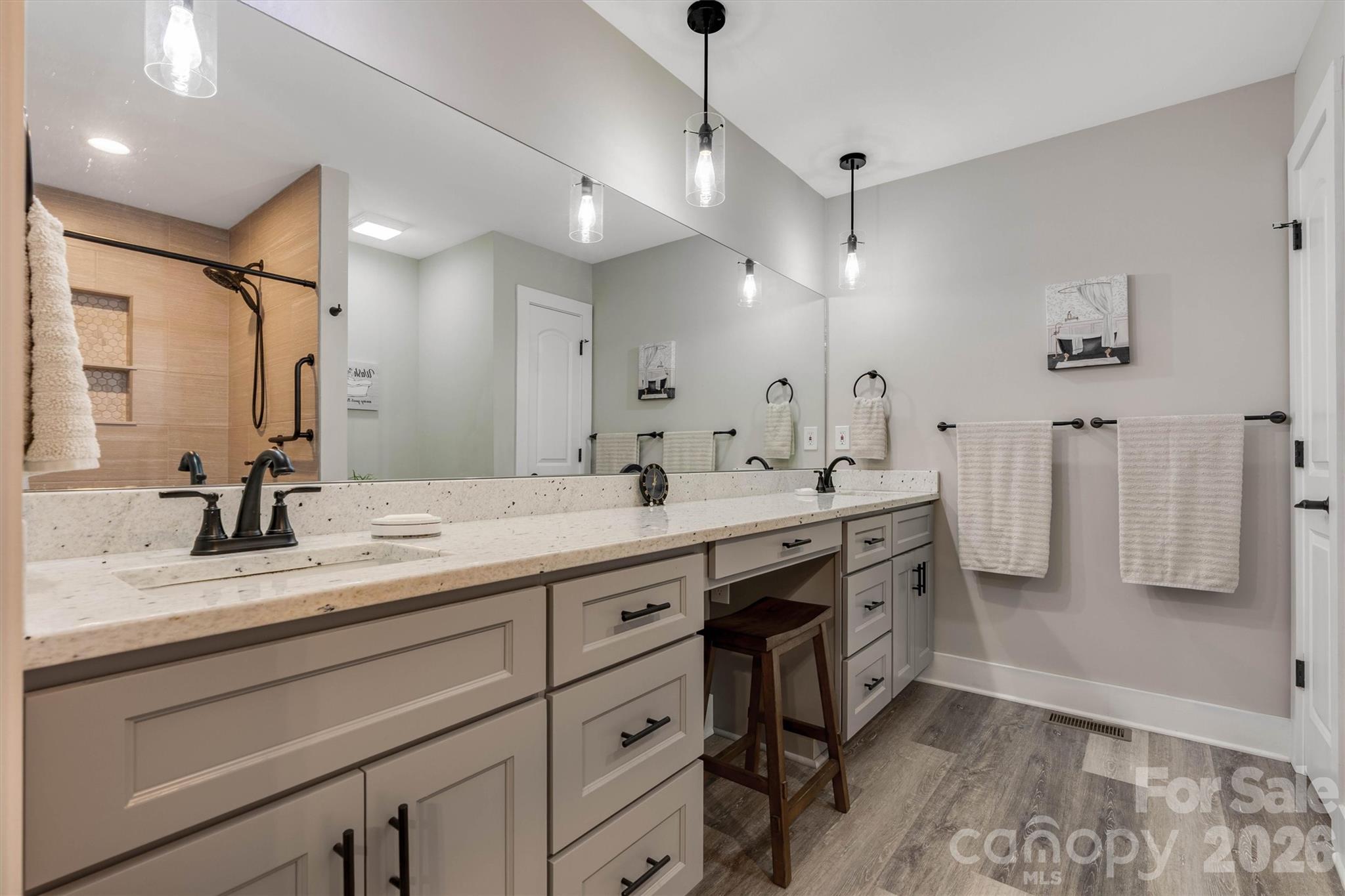 1203 Summerhill Street SW — Lenoir