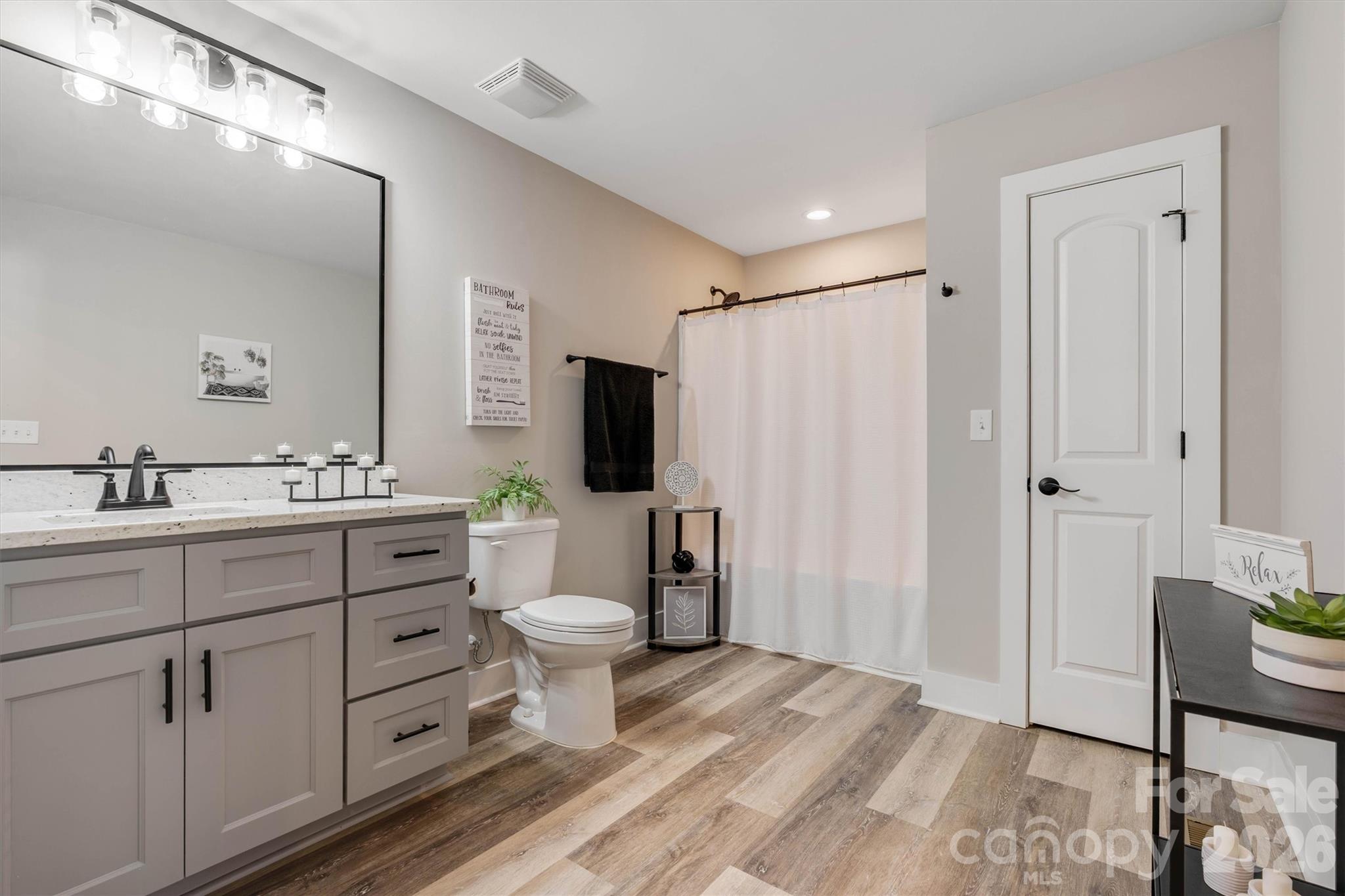 1203 Summerhill Street SW — Lenoir