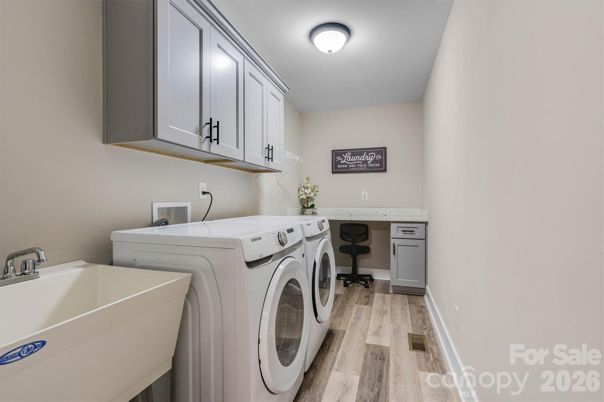 1203 Summerhill Street SW — Lenoir