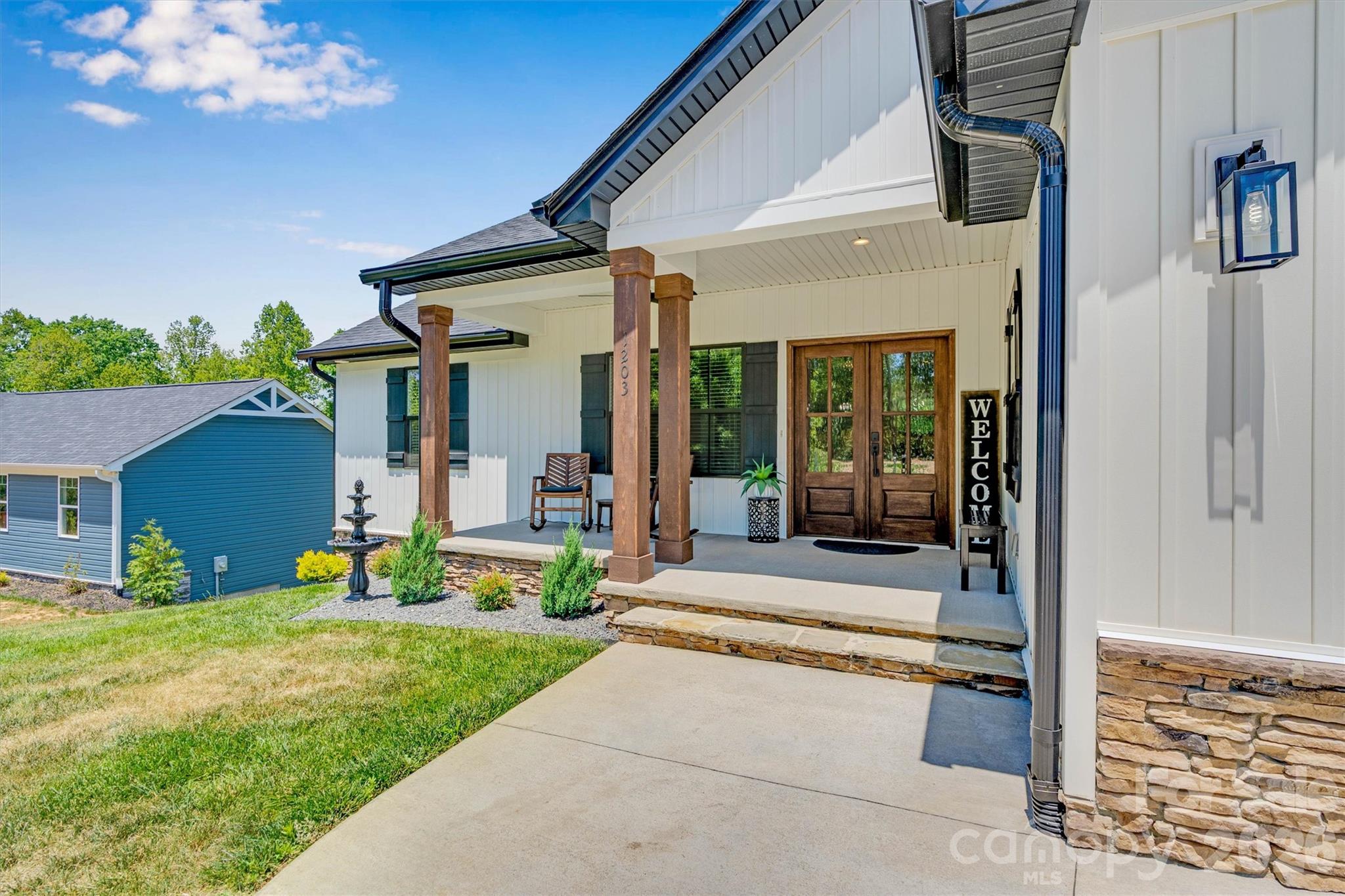 1203 Summerhill Street SW — Lenoir