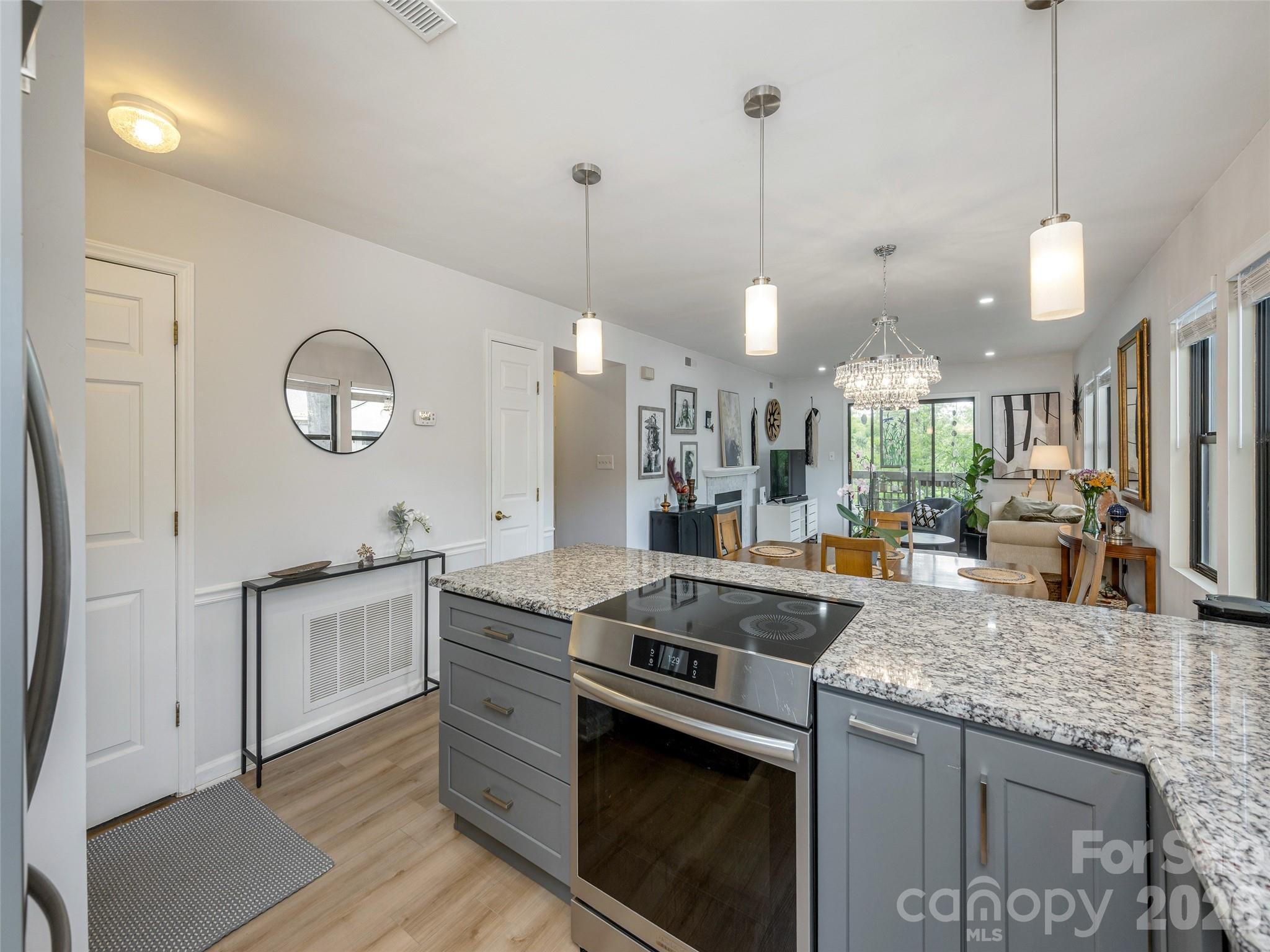 1305 Abbey Circle — Asheville