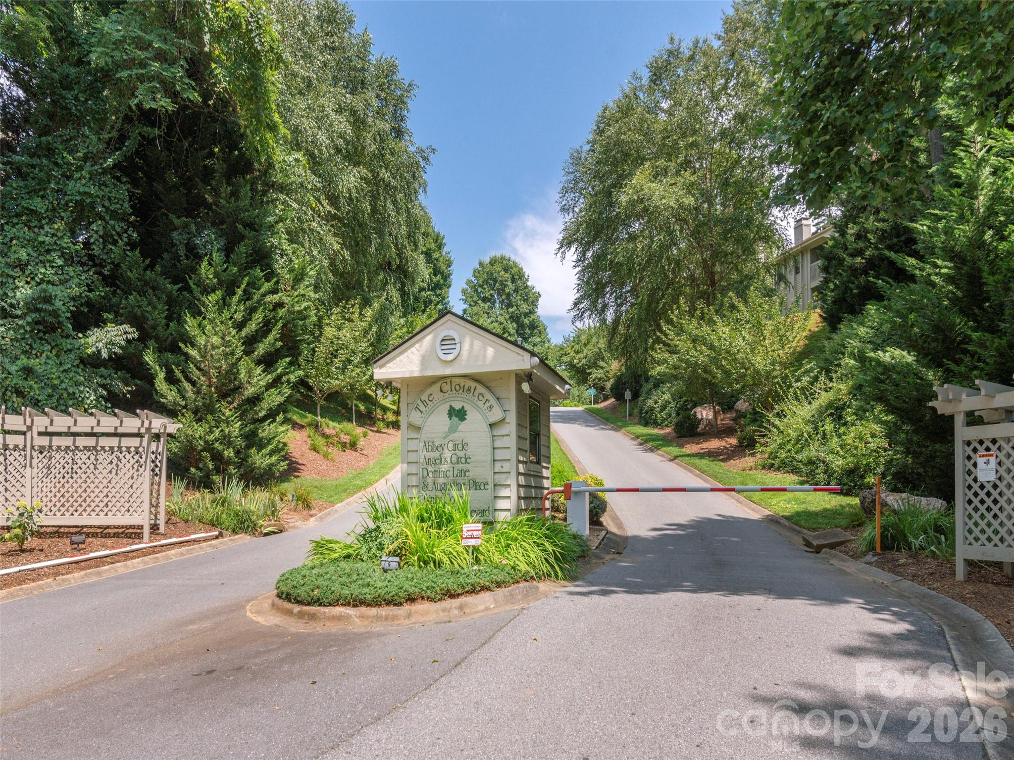 1305 Abbey Circle — Asheville
