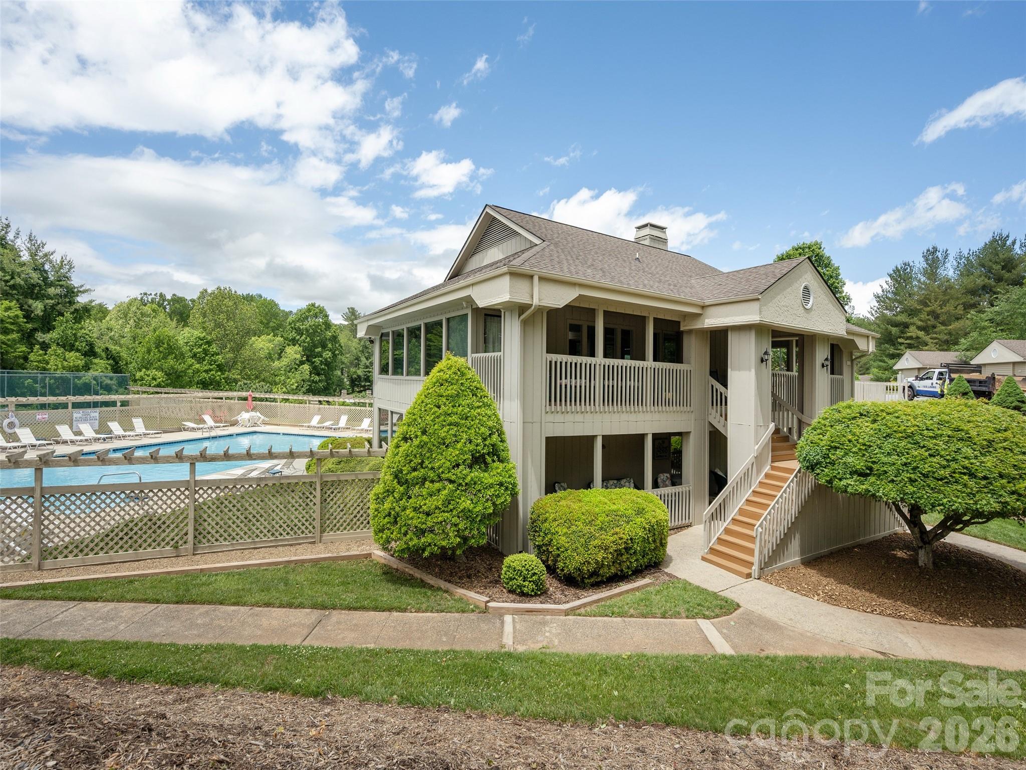 1305 Abbey Circle — Asheville