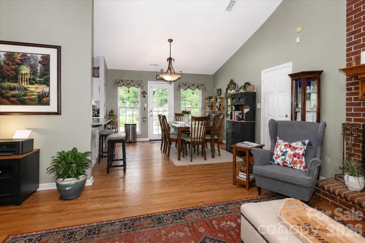 6803 Lowesville Lane — Stanley