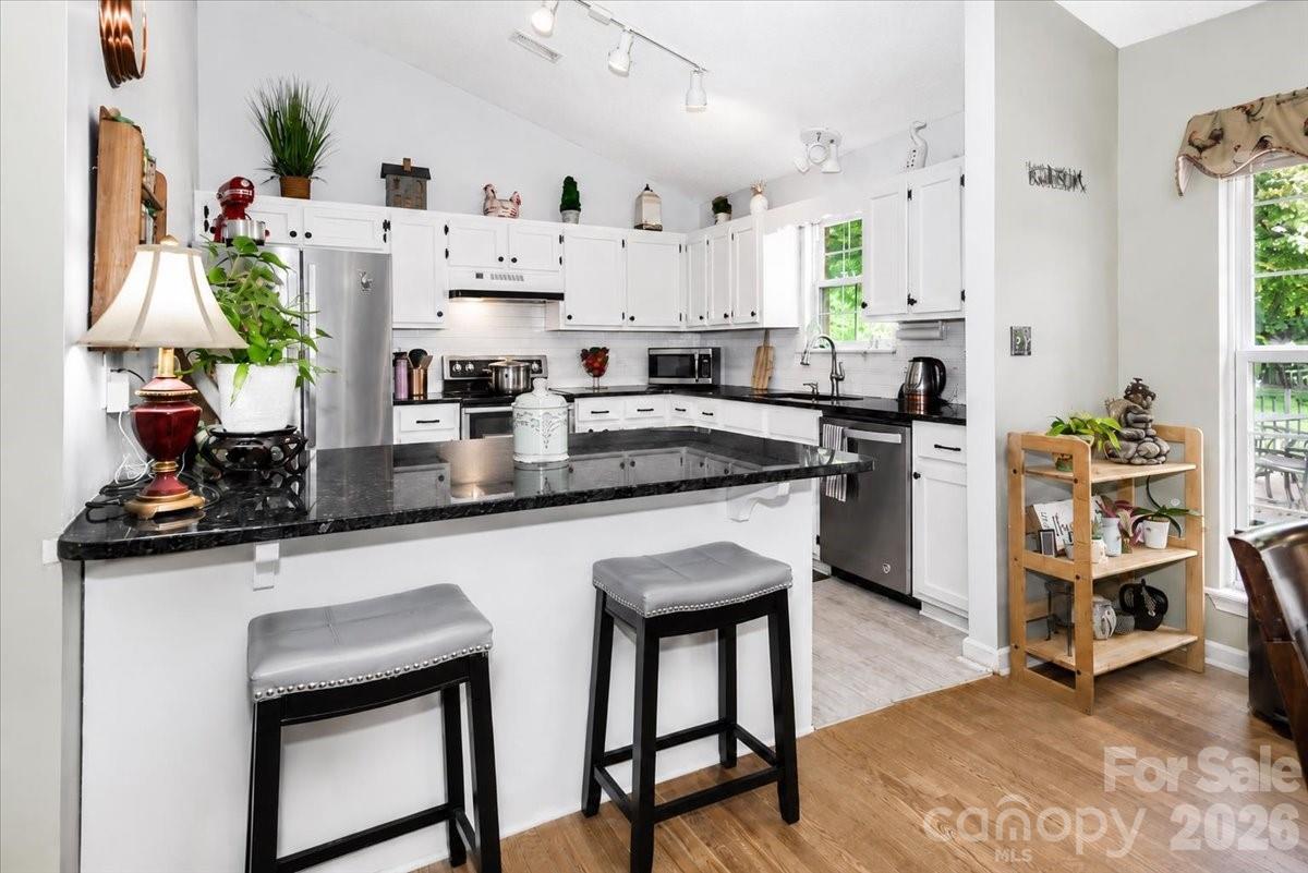 6803 Lowesville Lane — Stanley