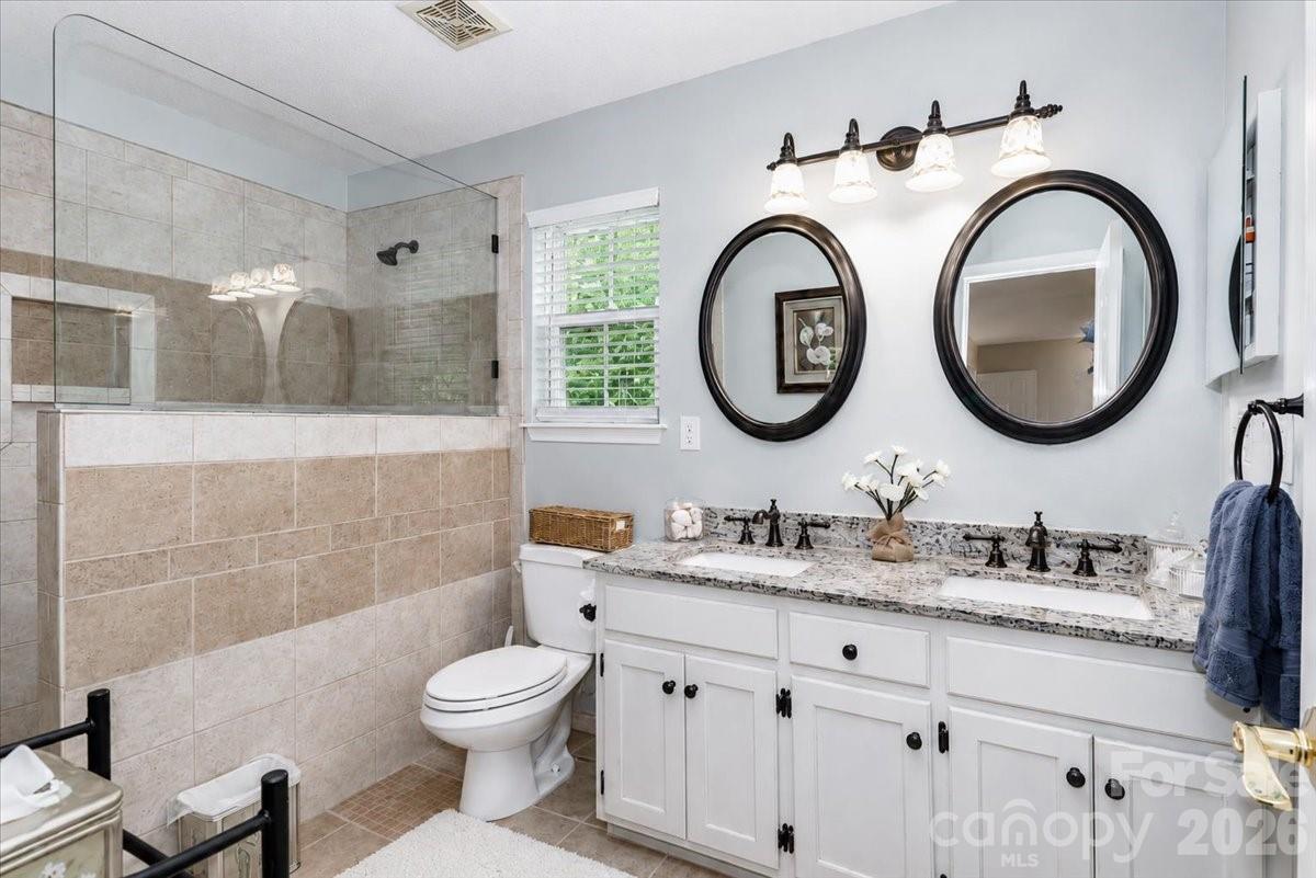 6803 Lowesville Lane — Stanley