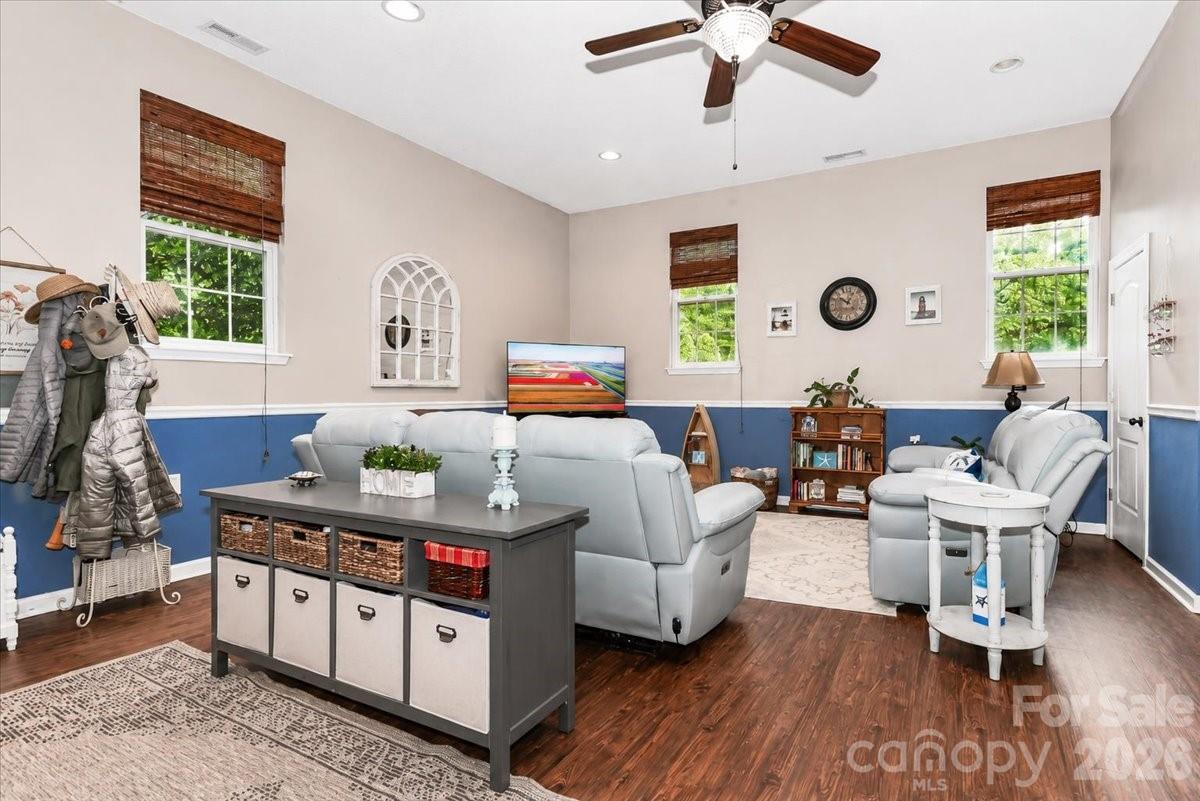 6803 Lowesville Lane — Stanley