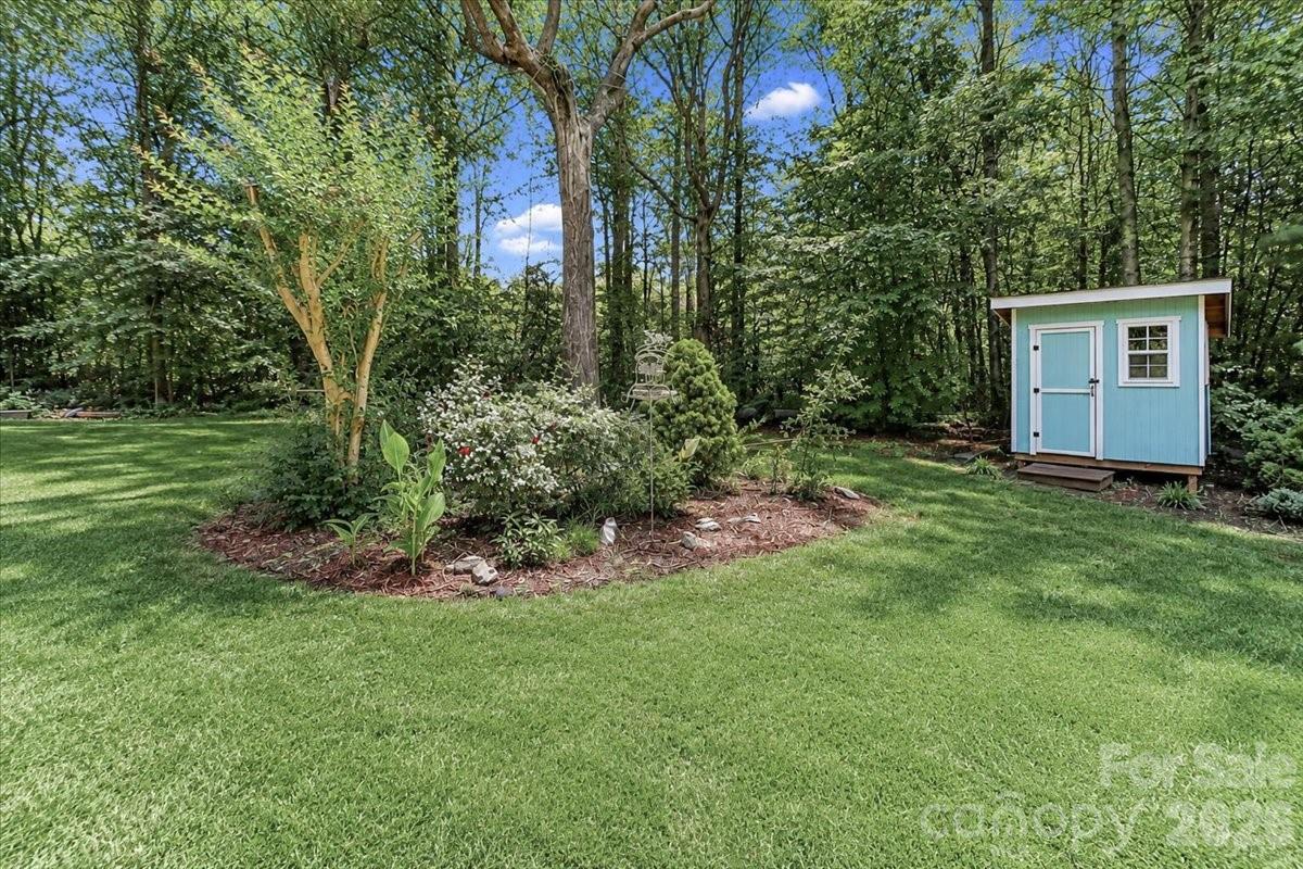 6803 Lowesville Lane — Stanley