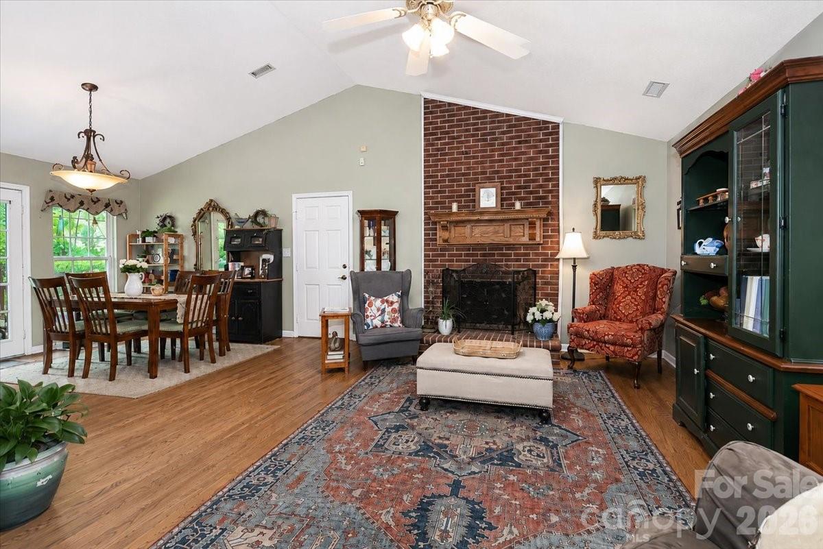 6803 Lowesville Lane — Stanley
