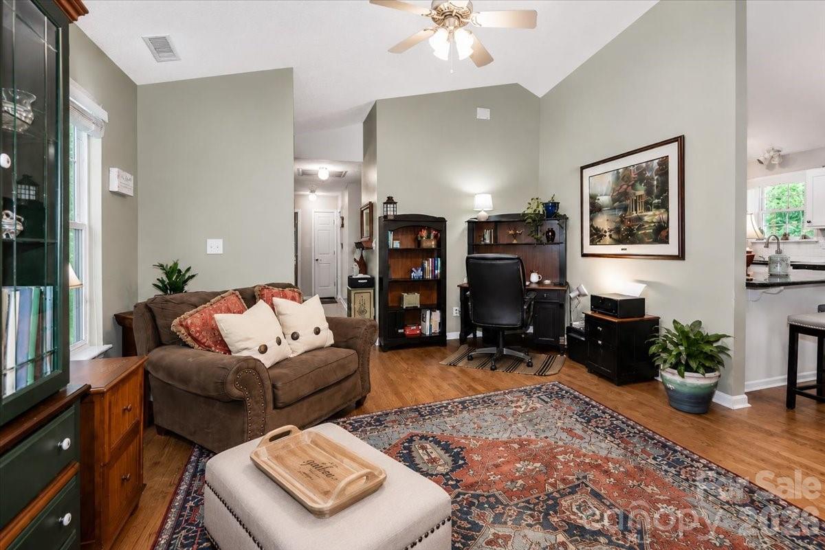6803 Lowesville Lane — Stanley