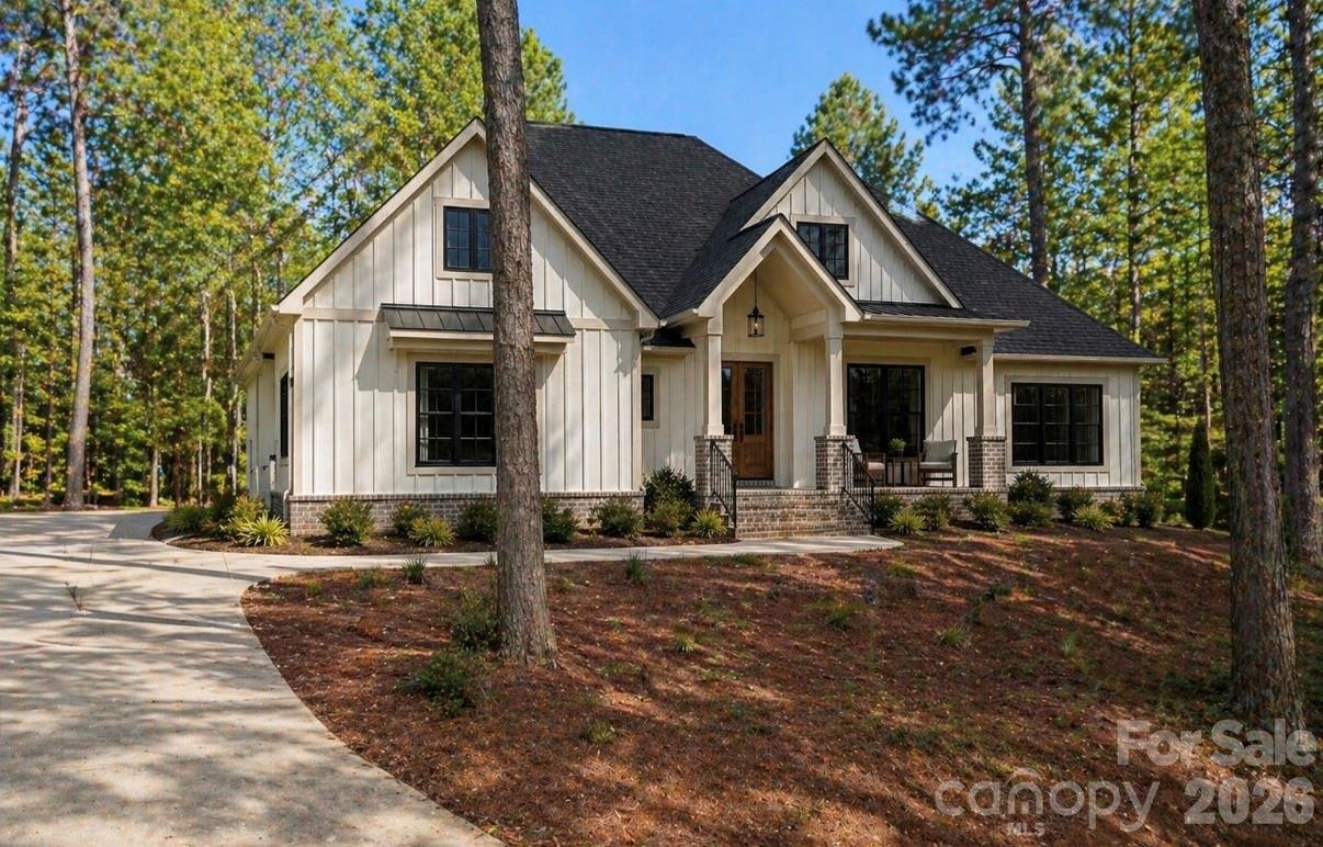 111 Rutledge Road — Mount Holly