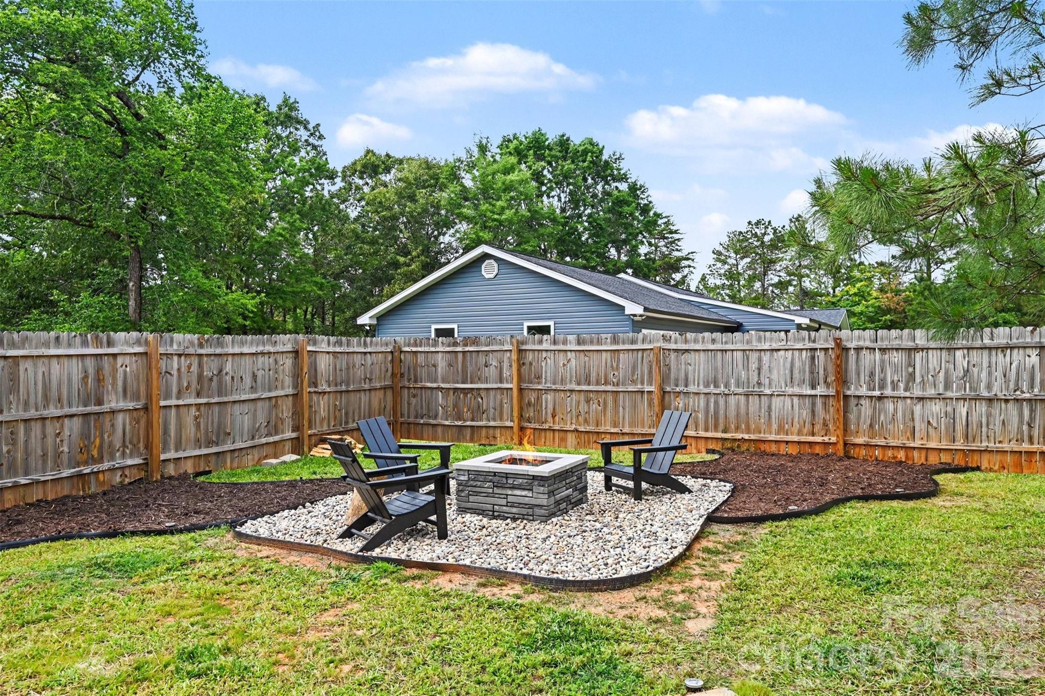 31 Ridgecrest Avenue — Peachland