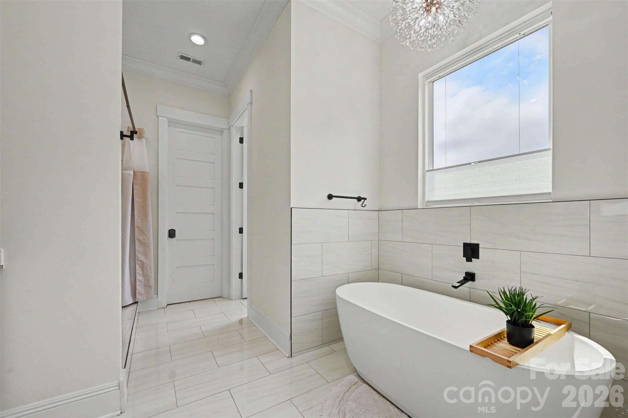 31 Ridgecrest Avenue — Peachland