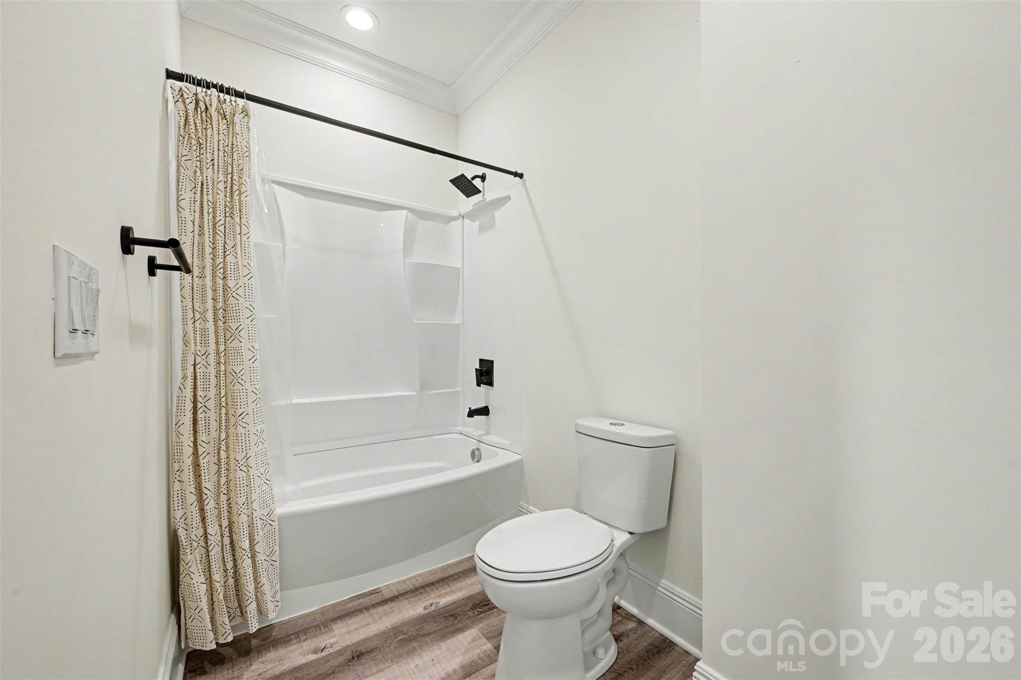31 Ridgecrest Avenue — Peachland