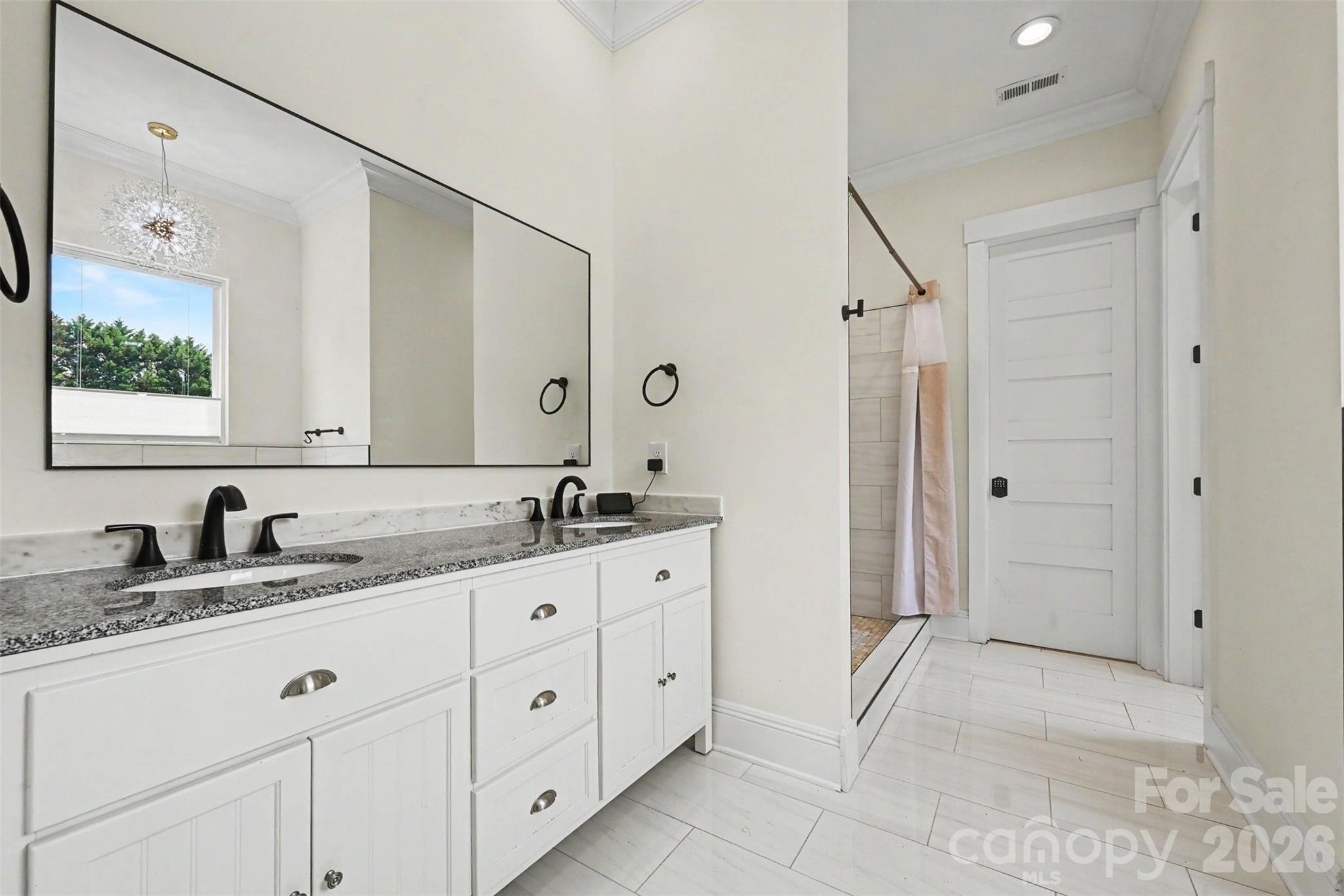 31 Ridgecrest Avenue — Peachland