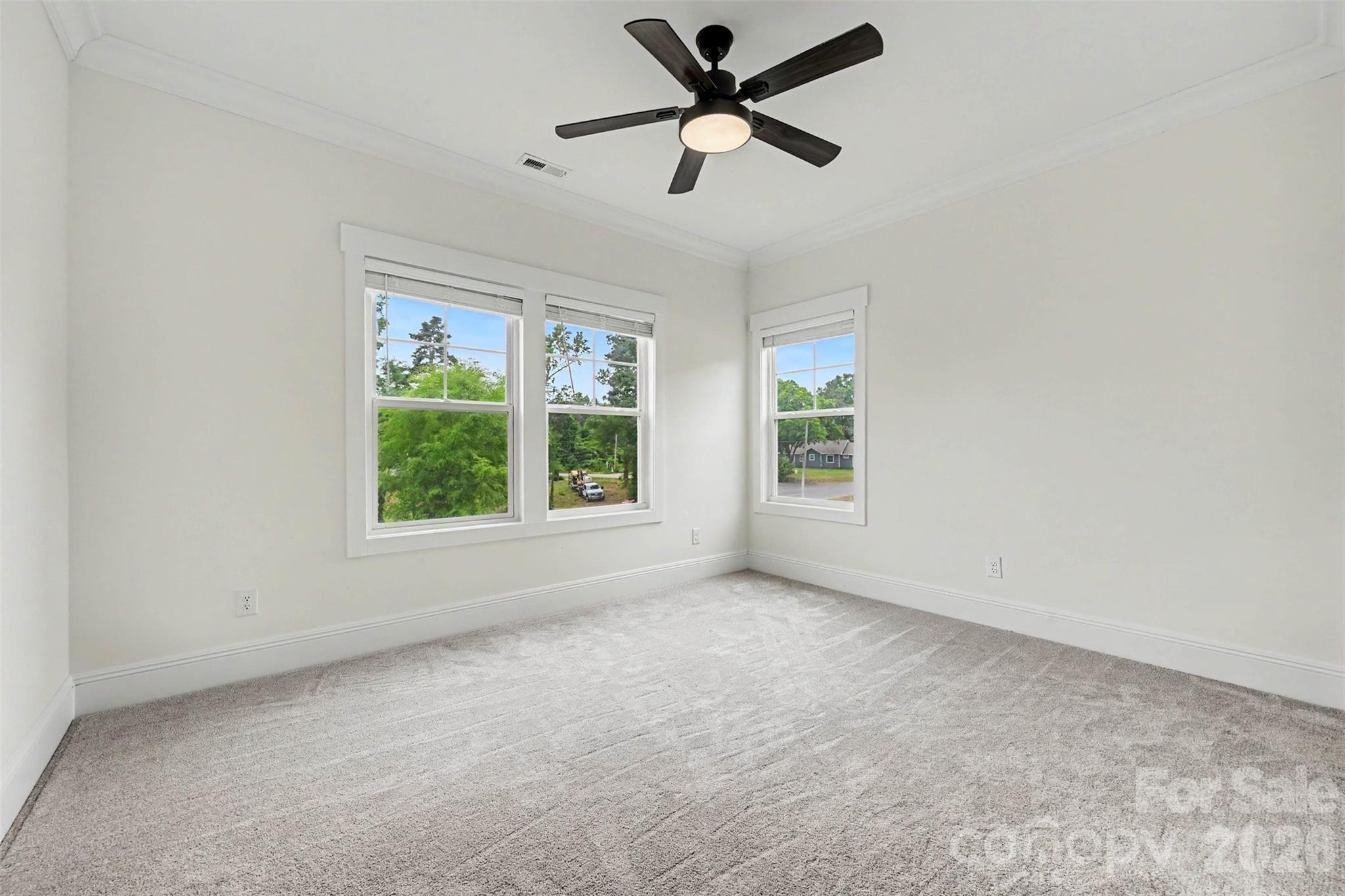 31 Ridgecrest Avenue — Peachland