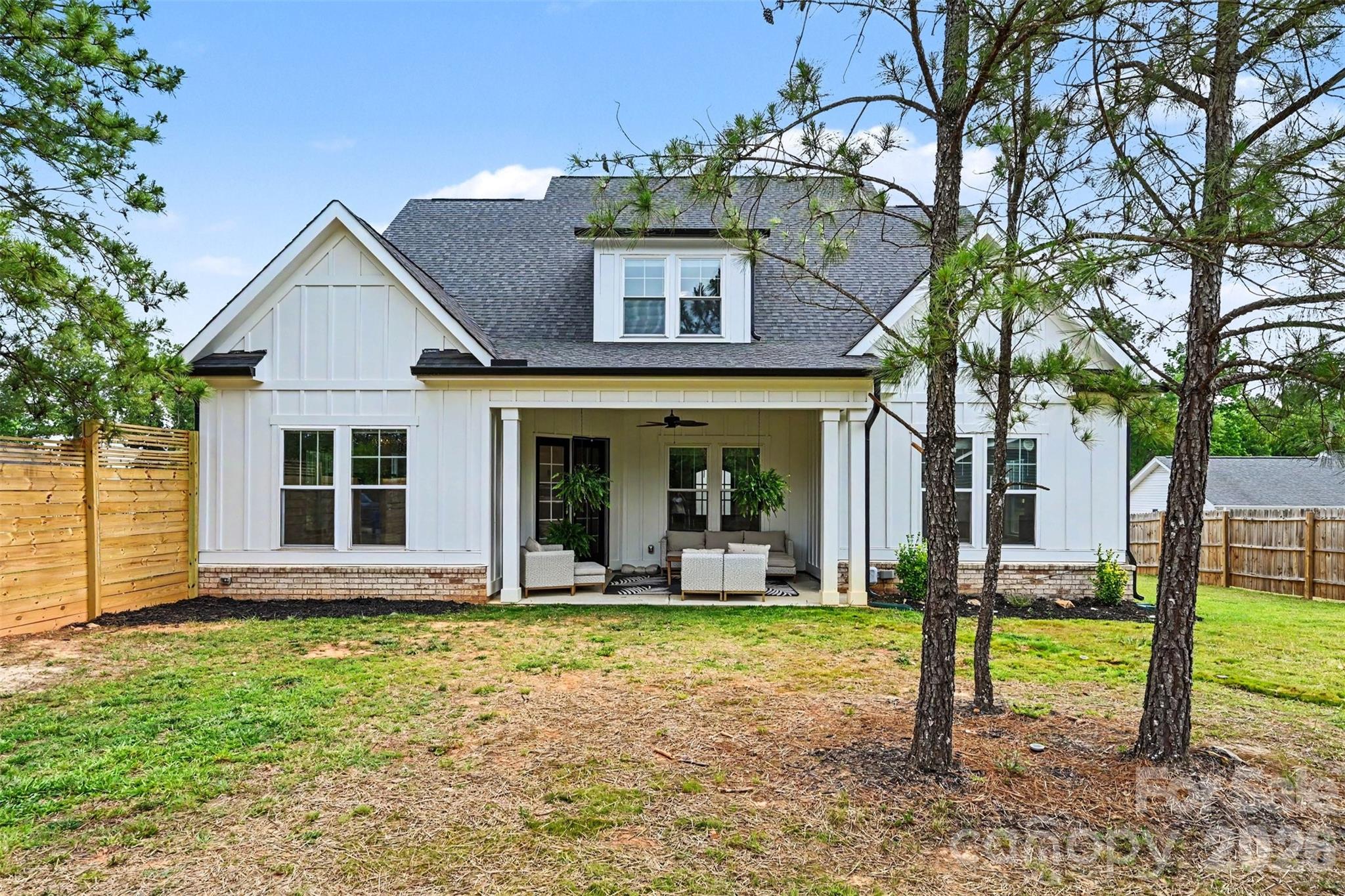 31 Ridgecrest Avenue — Peachland