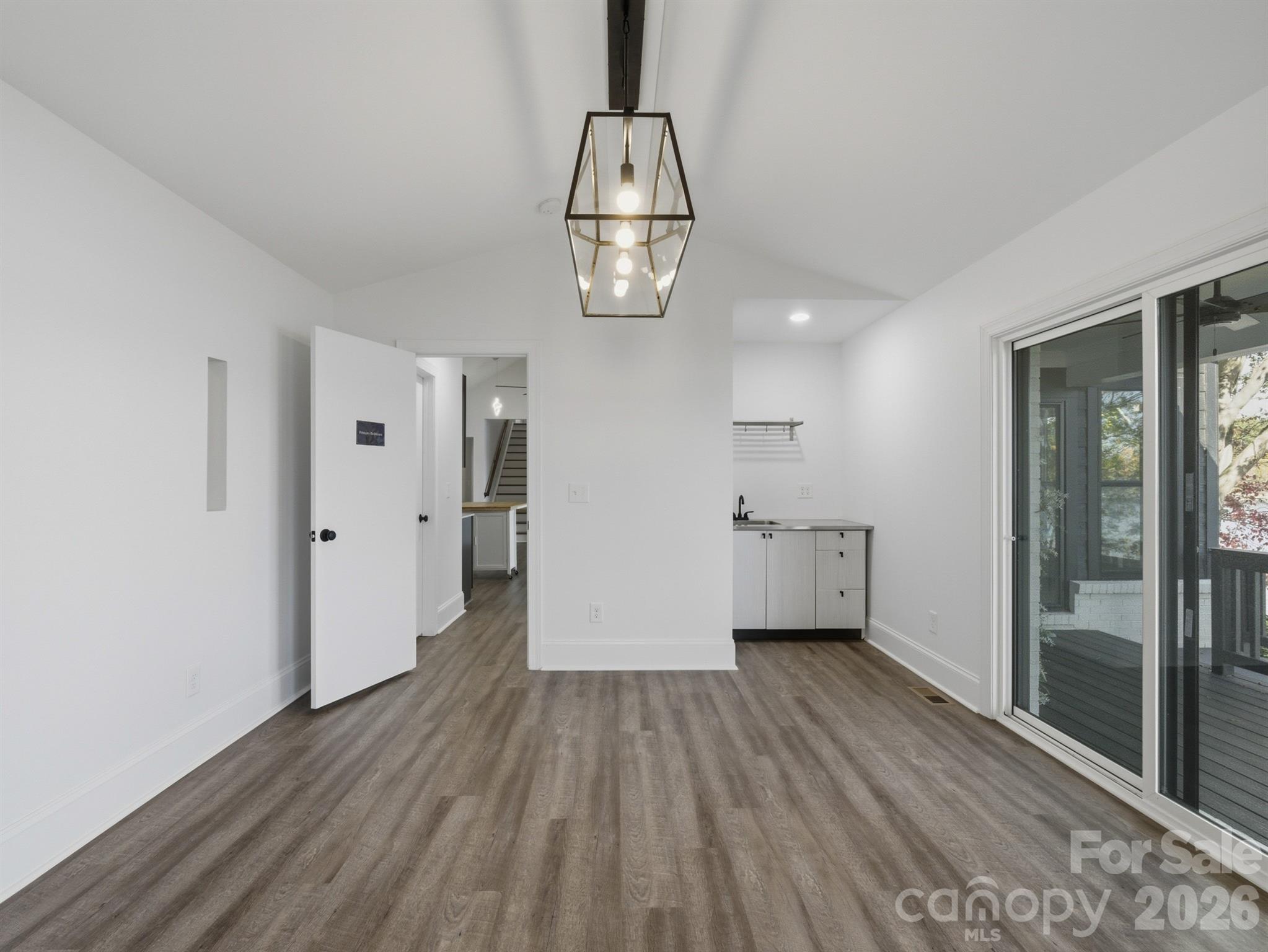 9115 Clement Circle — Terrell