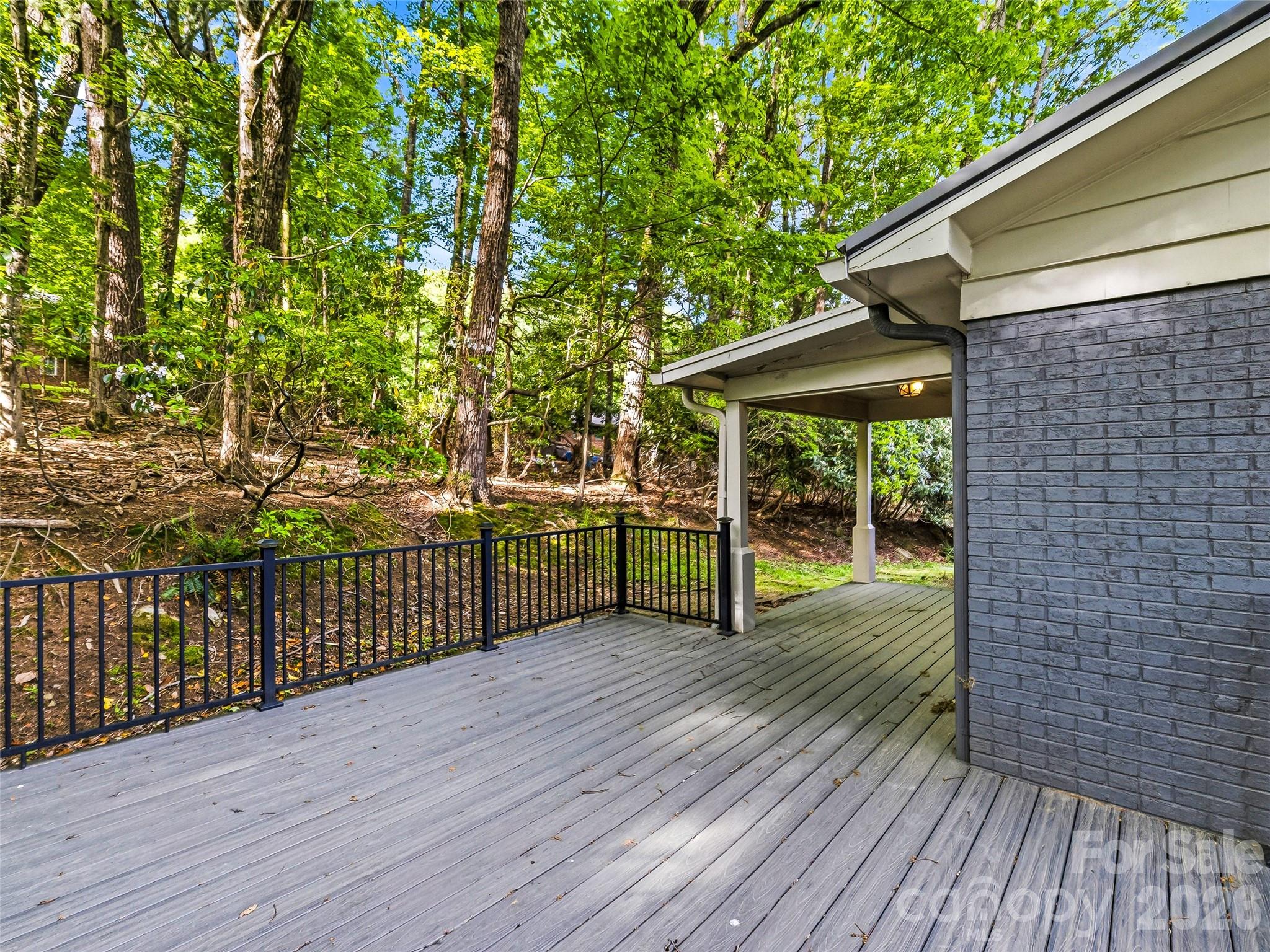2388 Hebron Road — Hendersonville