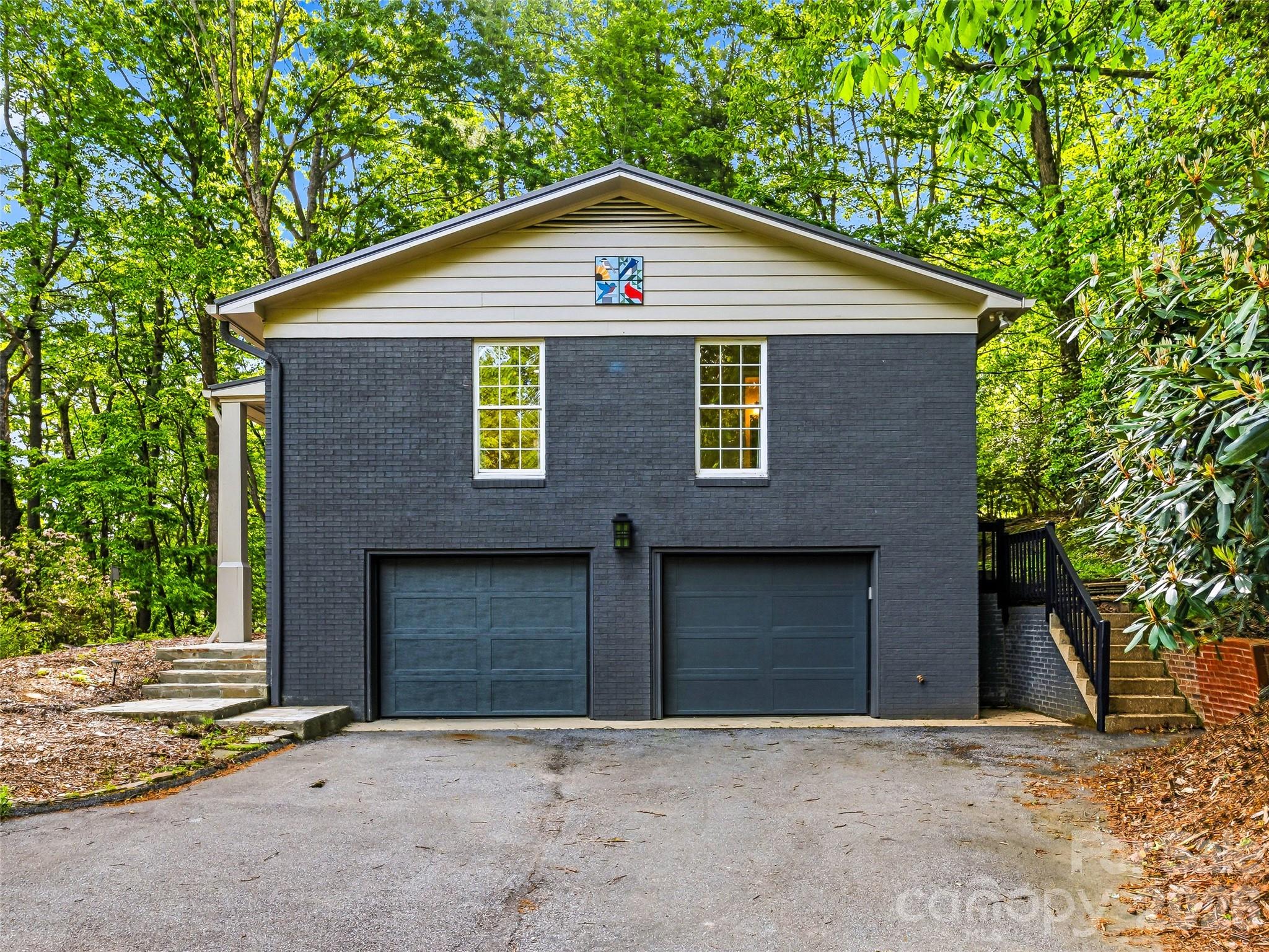 2388 Hebron Road — Hendersonville
